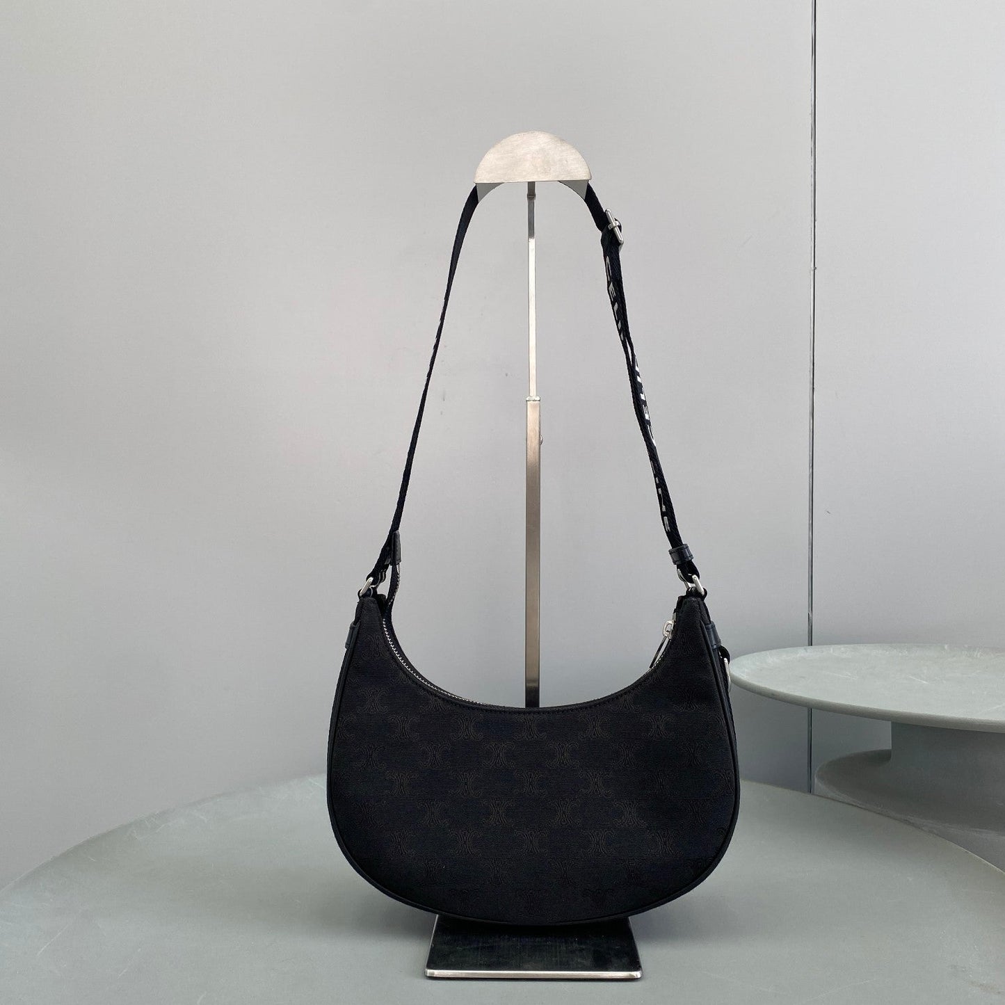Top Quality MeTop Qualityum Ava Bag With Top Quality Strap Black For Women 9in/23cm 196962DLM.38SI