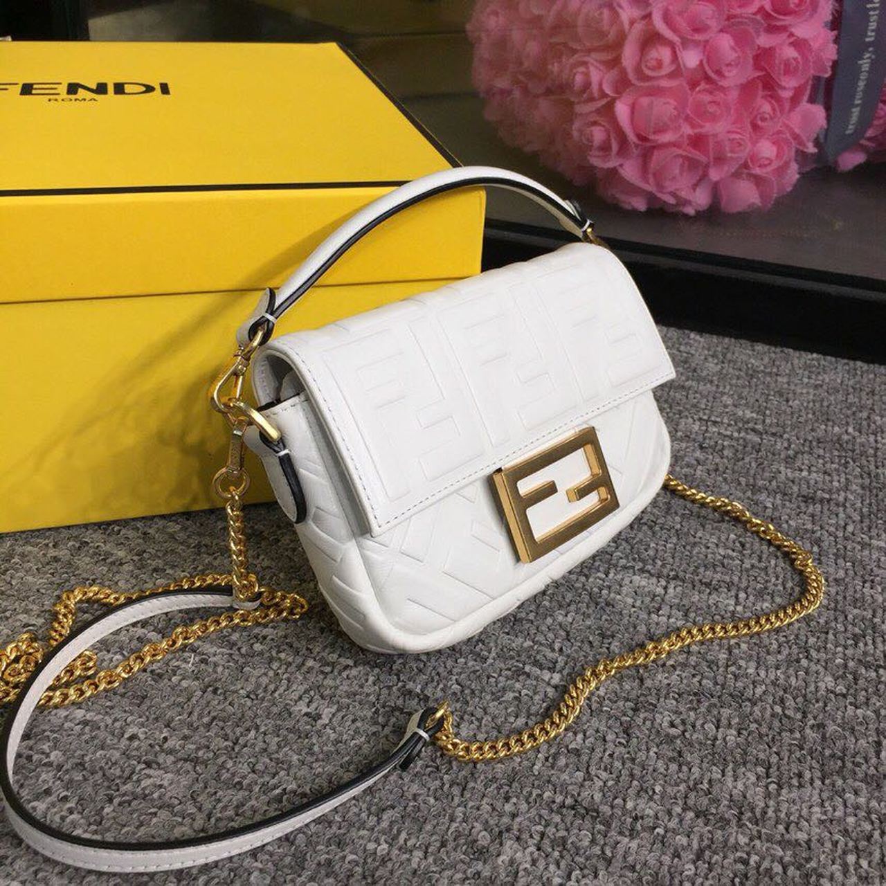 Top QualityTop Quality Baguette Nappa White For Women, Women’s Handbags, Shoulder And Crossbody Bags 7in/19cm FF 8BS017A72VF15AO