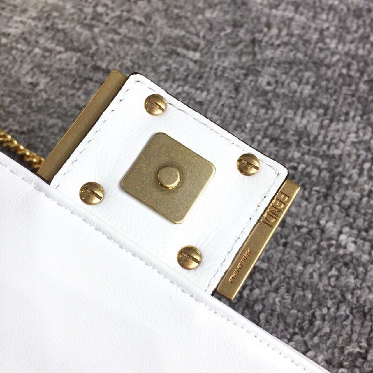 Top QualityTop Quality Baguette Nappa White For Women, Women’s Handbags, Shoulder And Crossbody Bags 7in/19cm FF 8BS017A72VF15AO