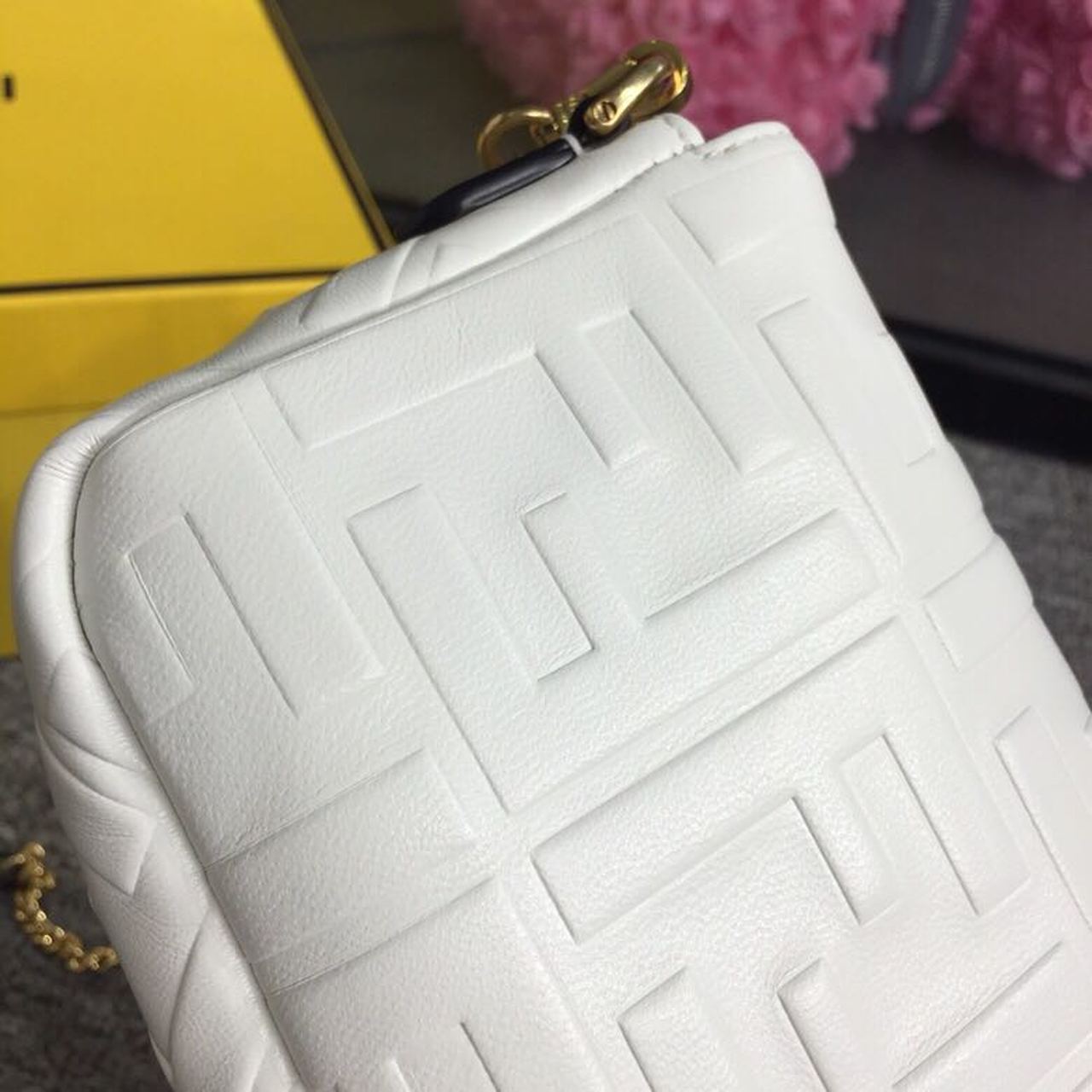 Top QualityTop Quality Baguette Nappa White For Women, Women’s Handbags, Shoulder And Crossbody Bags 7in/19cm FF 8BS017A72VF15AO