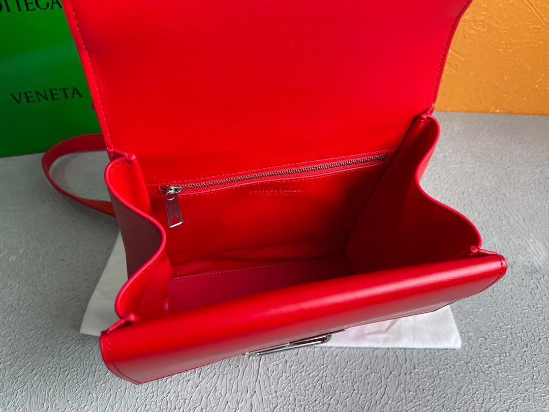 Top Quality Clip Bag Red, For Women, Women’s Bags 9in/23cm
