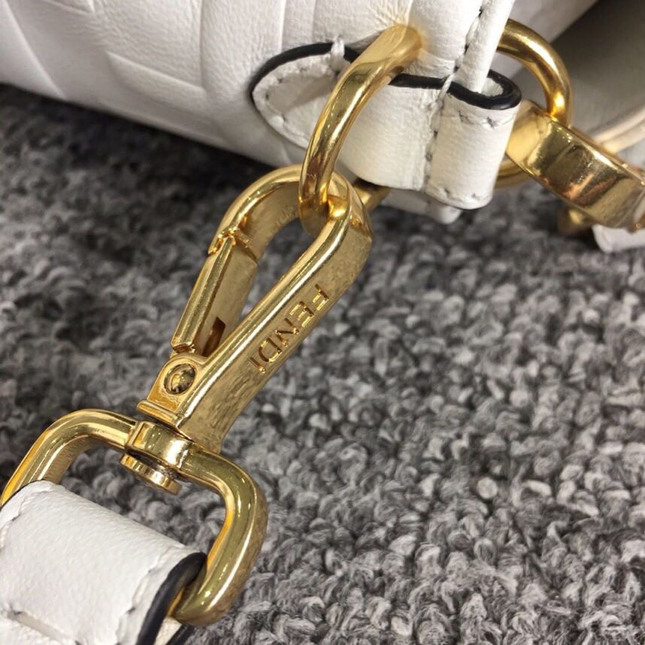 Top QualityTop Quality Baguette Nappa White For Women, Women’s Handbags, Shoulder And Crossbody Bags 10in/27cm FF 8BR600A72VF15AO