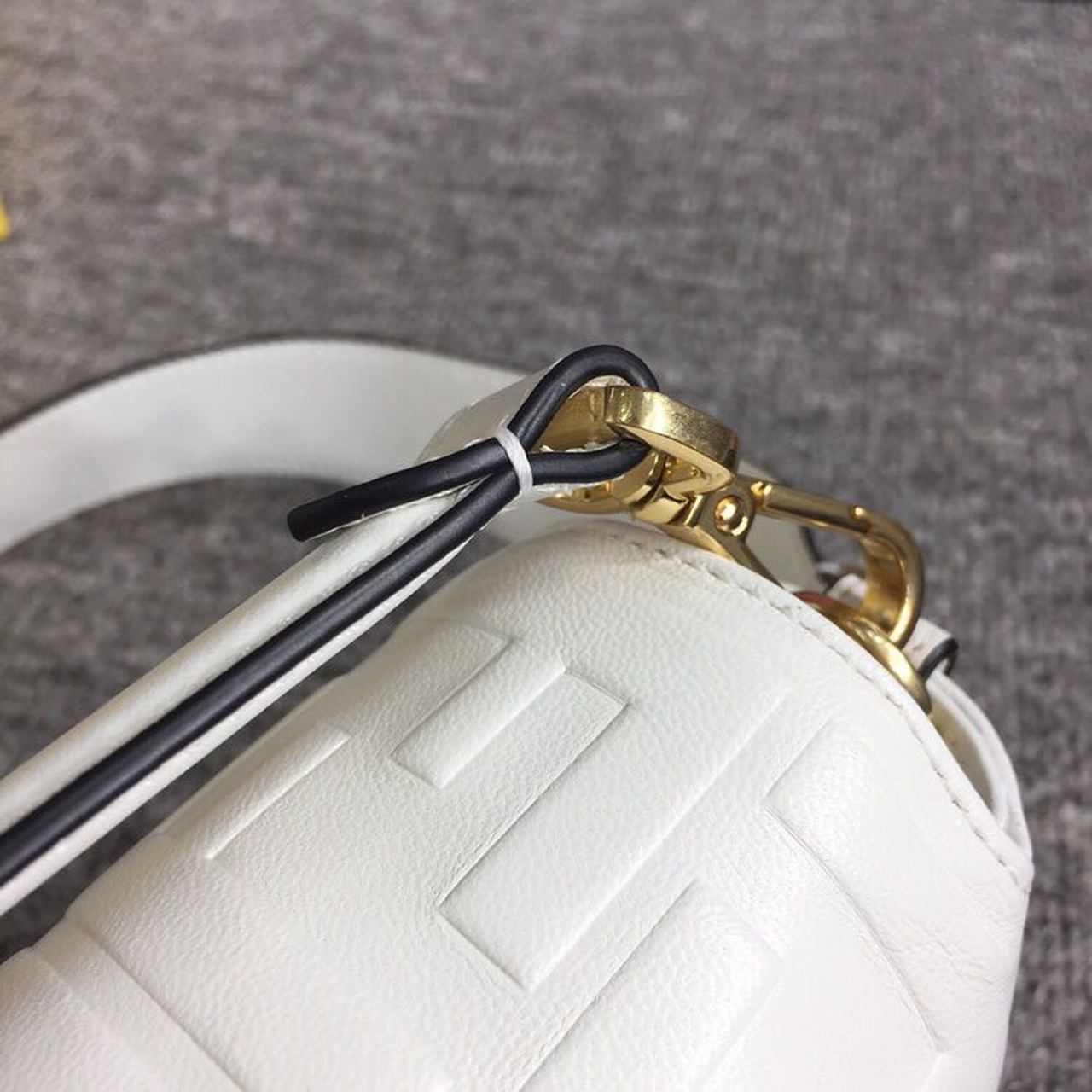 Top QualityTop Quality Baguette Nappa White For Women, Women’s Handbags, Shoulder And Crossbody Bags 10in/27cm FF 8BR600A72VF15AO