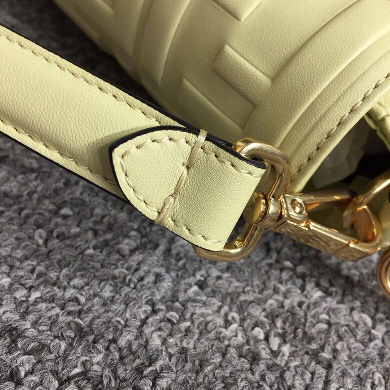 Top QualityTop Quality Baguette Nappa Cream For Women, Women’s Handbags, Shoulder And Crossbody Bags 10in/27cm FF 8BR600