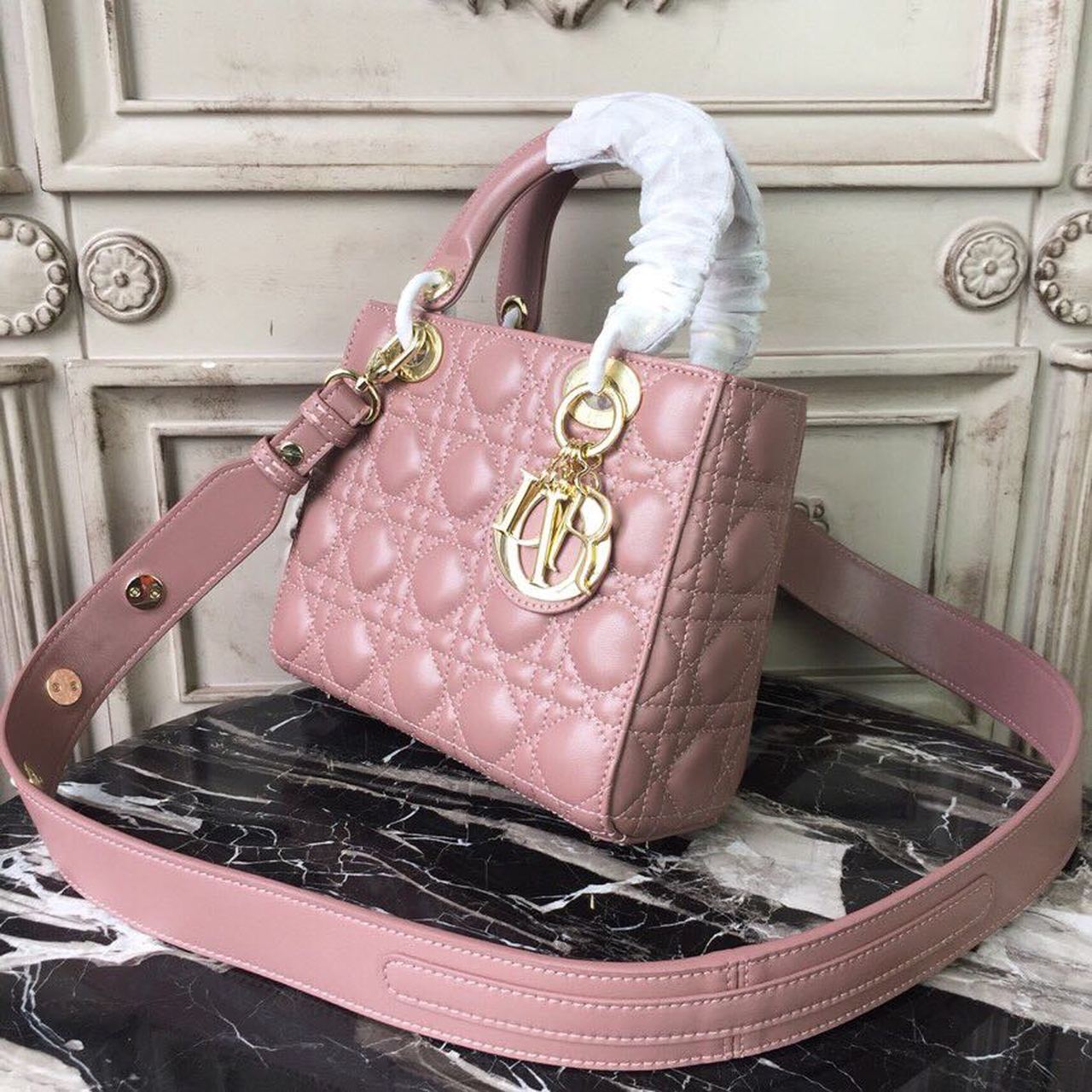 Top Quality MeTop Qualityum Lady Bag Gold Toned Hardware Dusty Pink For Women 20cm/8in CD
