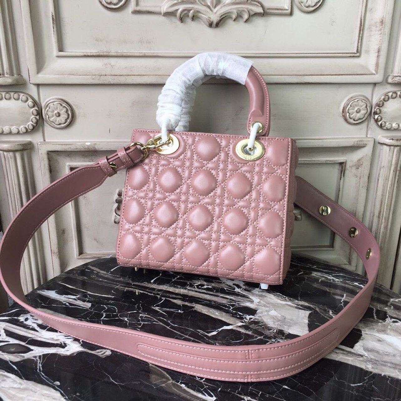 Top Quality MeTop Qualityum Lady Bag Gold Toned Hardware Dusty Pink For Women 20cm/8in CD