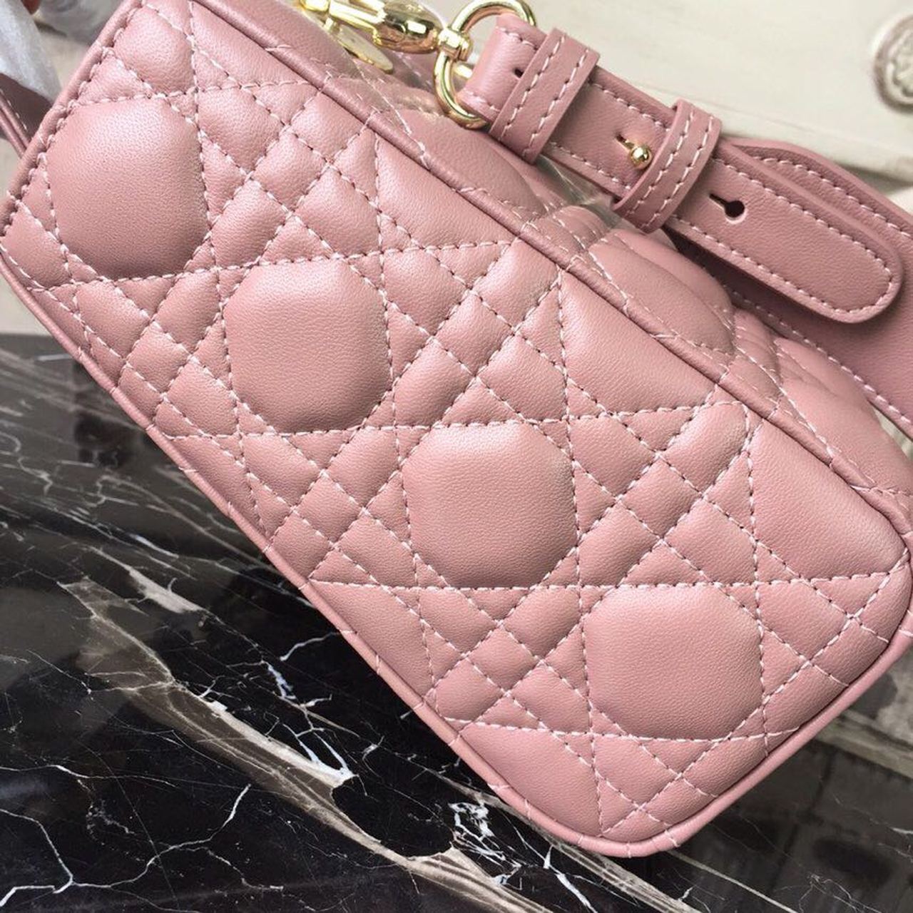 Top Quality MeTop Qualityum Lady Bag Gold Toned Hardware Dusty Pink For Women 20cm/8in CD