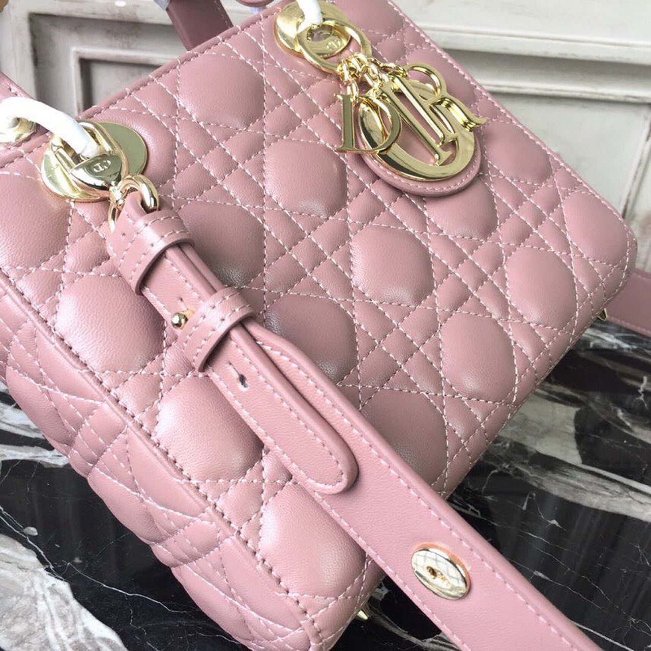 Top Quality MeTop Qualityum Lady Bag Gold Toned Hardware Dusty Pink For Women 20cm/8in CD