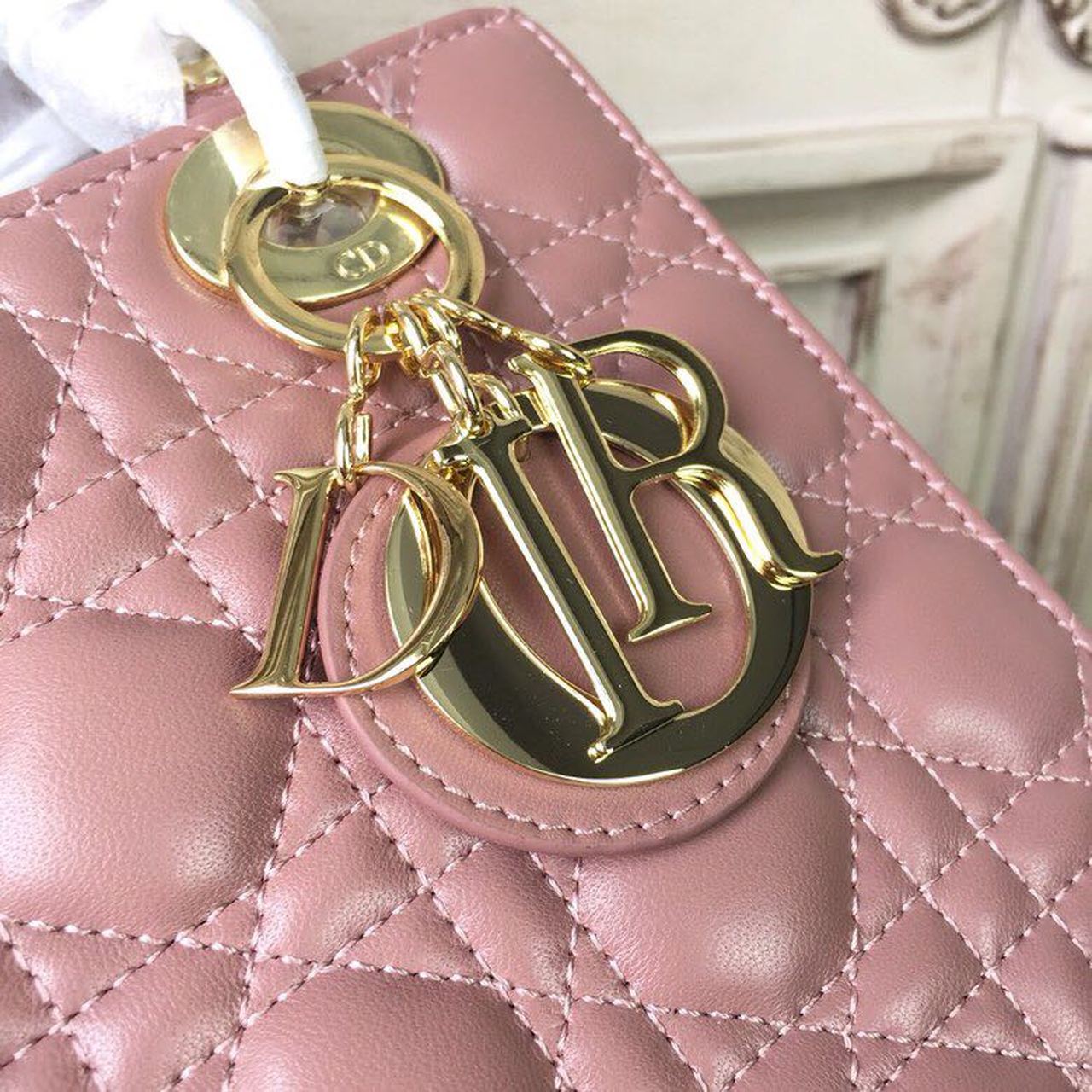 Top Quality MeTop Qualityum Lady Bag Gold Toned Hardware Dusty Pink For Women 20cm/8in CD