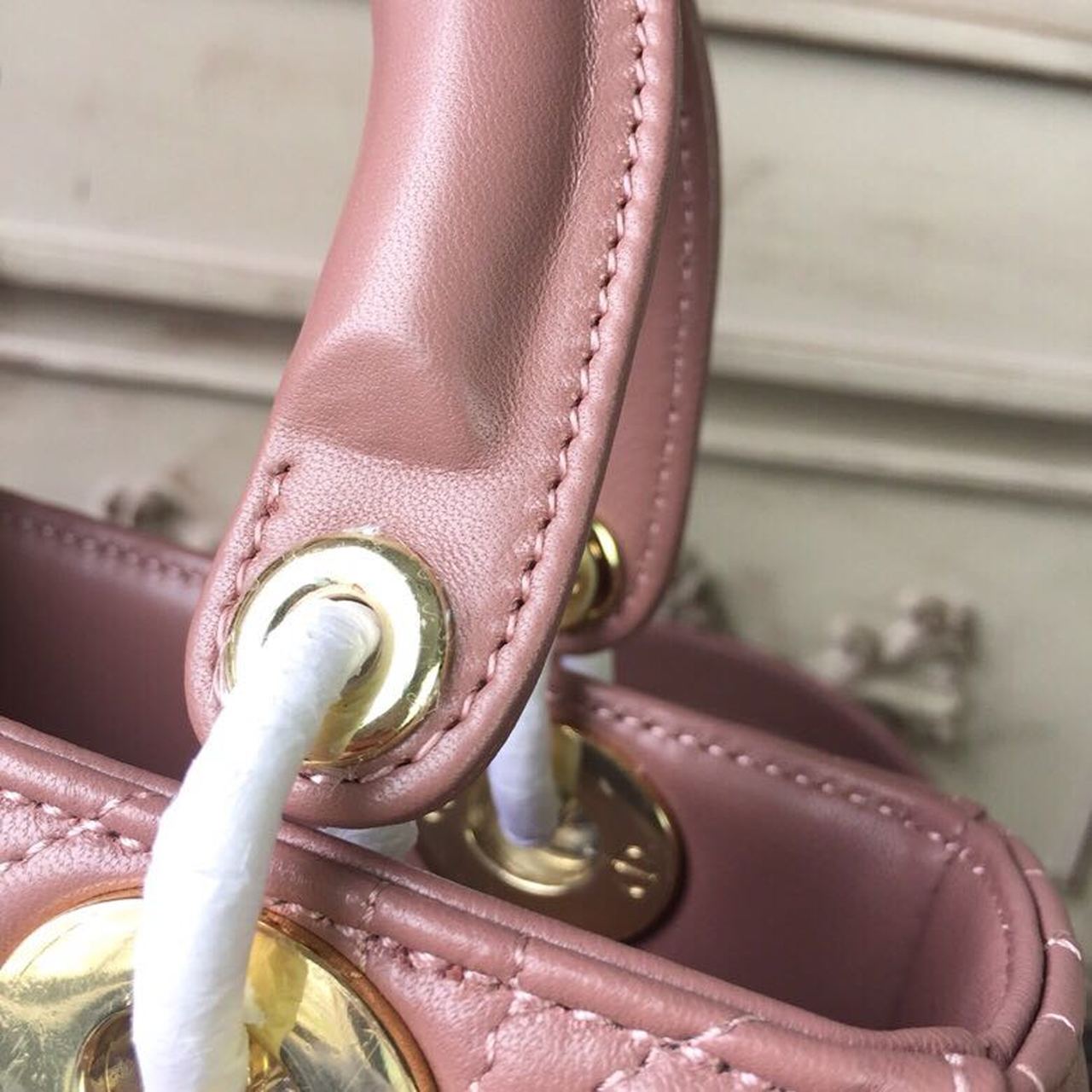 Top Quality MeTop Qualityum Lady Bag Gold Toned Hardware Dusty Pink For Women 20cm/8in CD