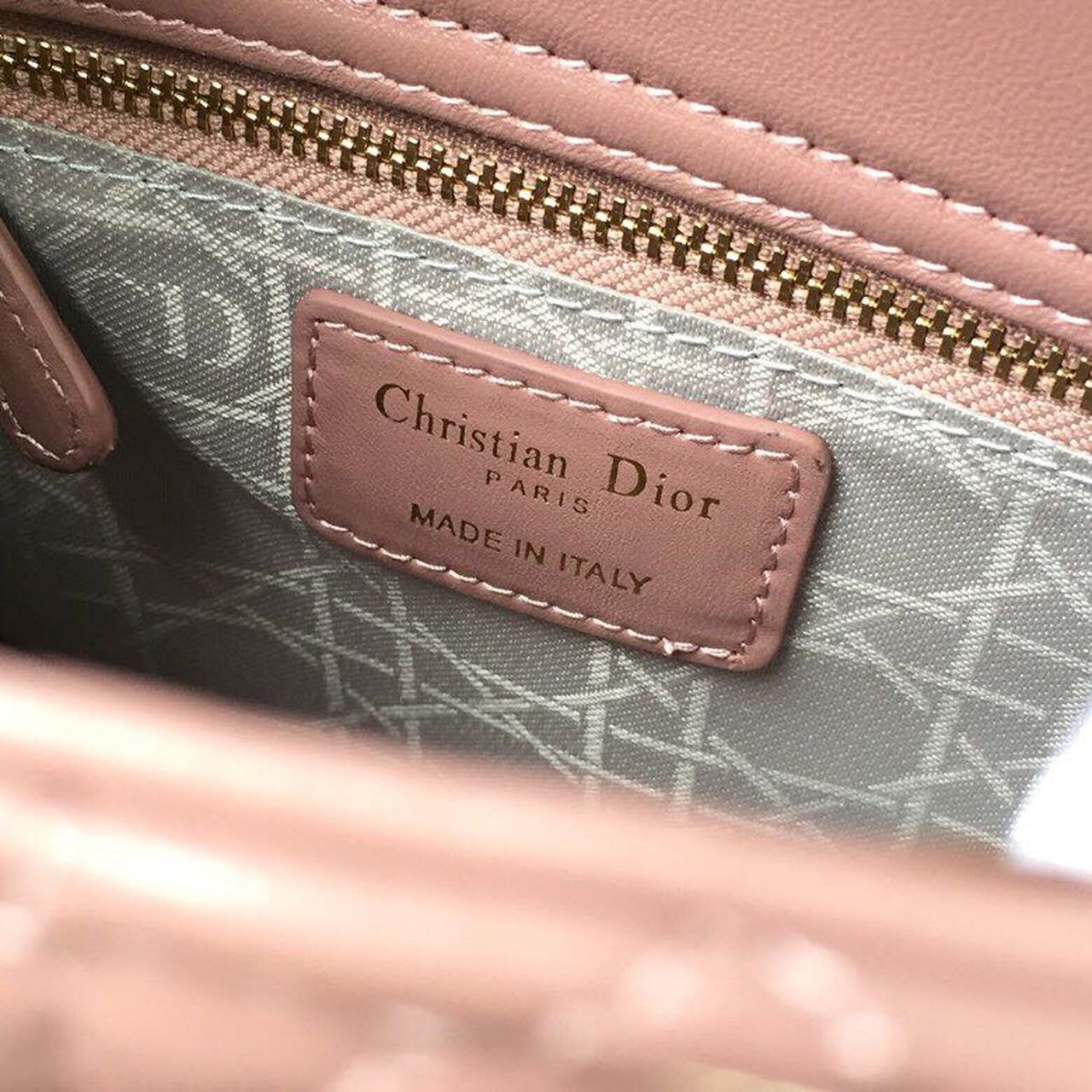 Top Quality MeTop Qualityum Lady Bag Gold Toned Hardware Dusty Pink For Women 20cm/8in CD