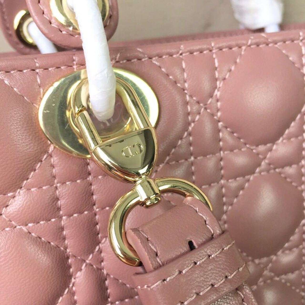 Top Quality MeTop Qualityum Lady Bag Gold Toned Hardware Dusty Pink For Women 20cm/8in CD
