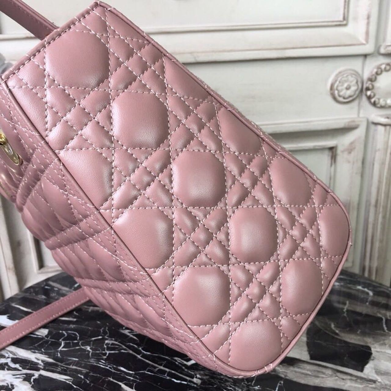 Top Quality MeTop Qualityum Lady Bag Gold Toned Hardware Dusty Pink For Women 24cm/9in CD