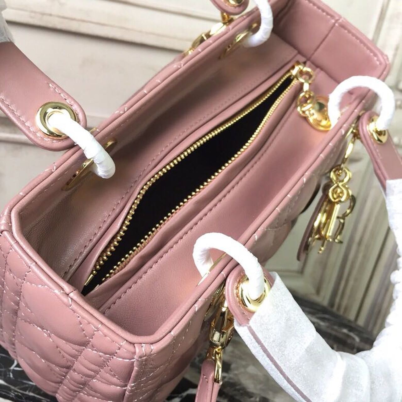 Top Quality MeTop Qualityum Lady Bag Gold Toned Hardware Dusty Pink For Women 24cm/9in CD
