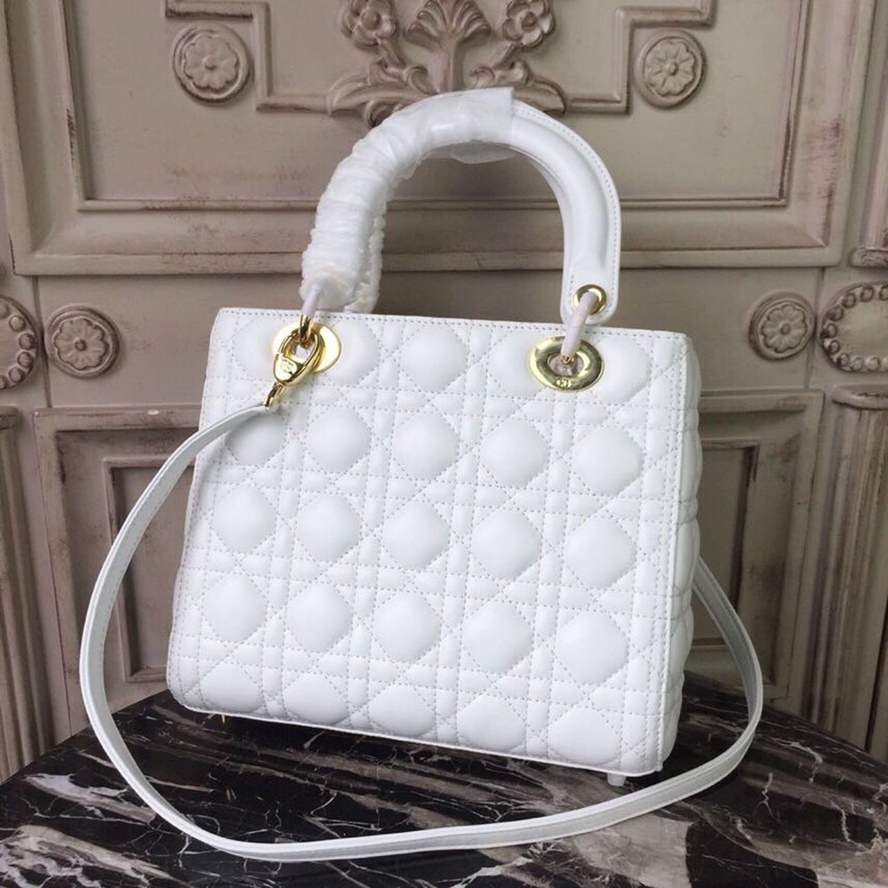 Top Quality MeTop Qualityum Lady Bag Gold Toned Hardware White For Women 24cm/9in CD