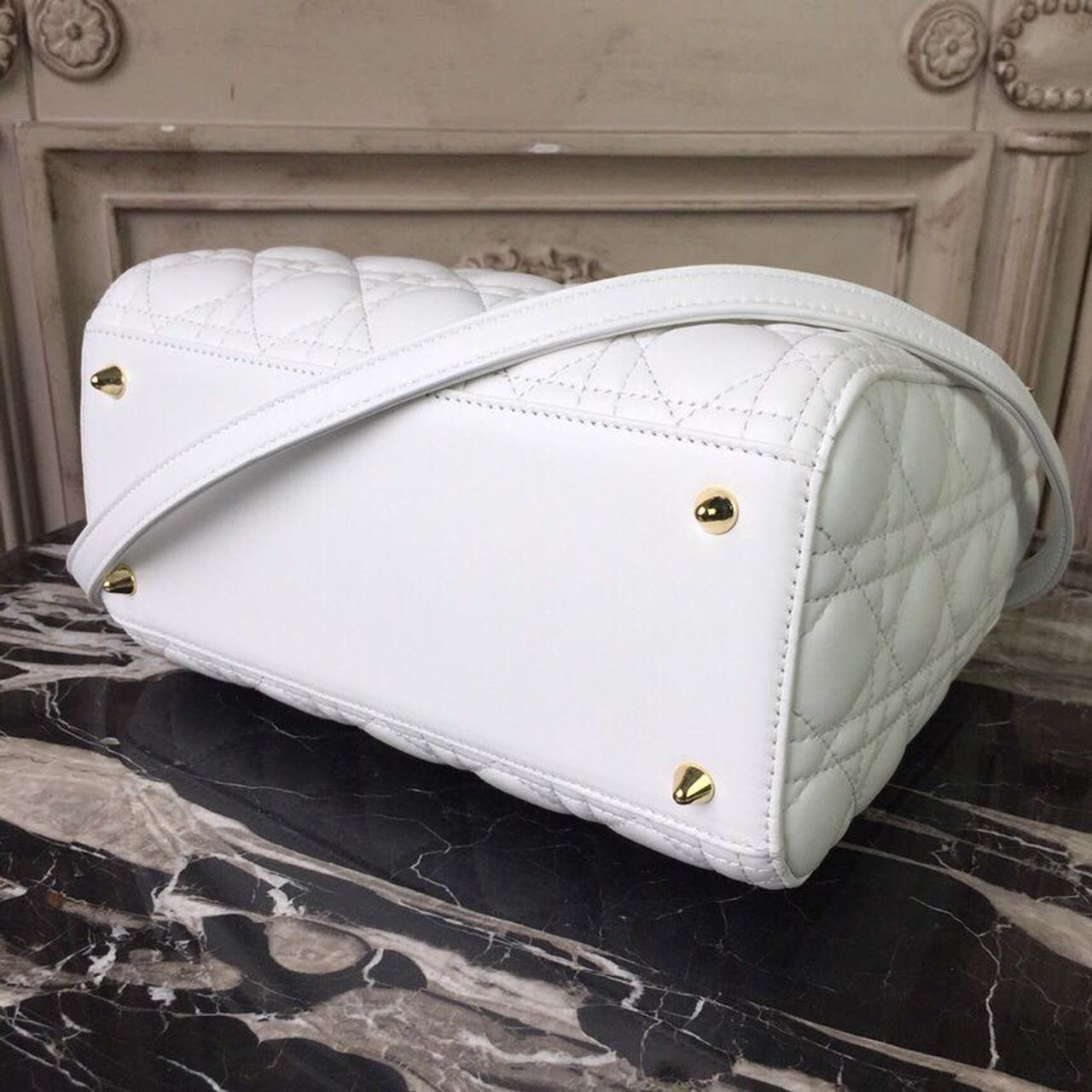 Top Quality MeTop Qualityum Lady Bag Gold Toned Hardware White For Women 24cm/9in CD