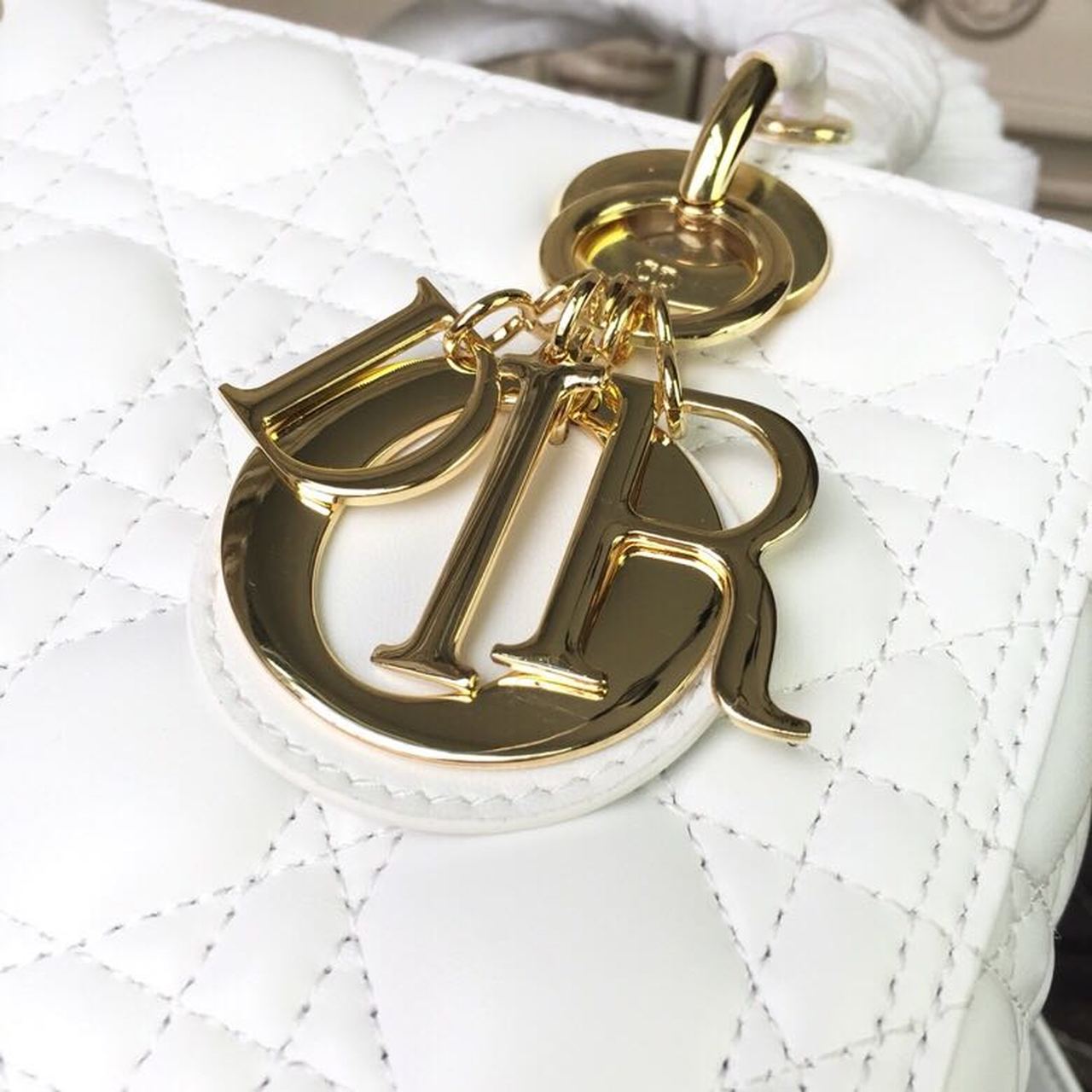 Top Quality MeTop Qualityum Lady Bag Gold Toned Hardware White For Women 24cm/9in CD