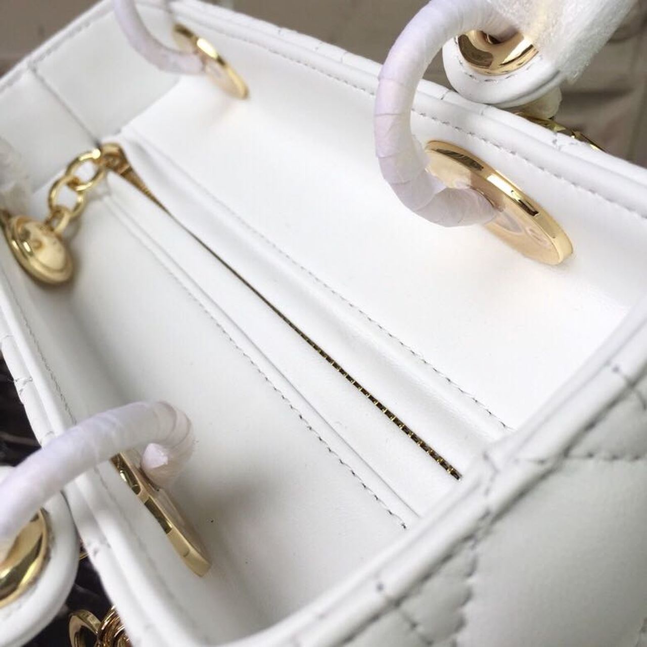 Top Quality MeTop Qualityum Lady Bag Gold Toned Hardware White For Women 24cm/9in CD