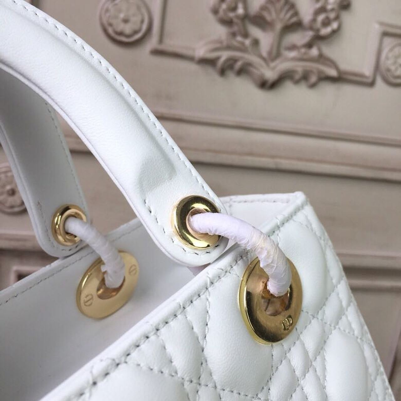 Top Quality MeTop Qualityum Lady Bag Gold Toned Hardware White For Women 24cm/9in CD