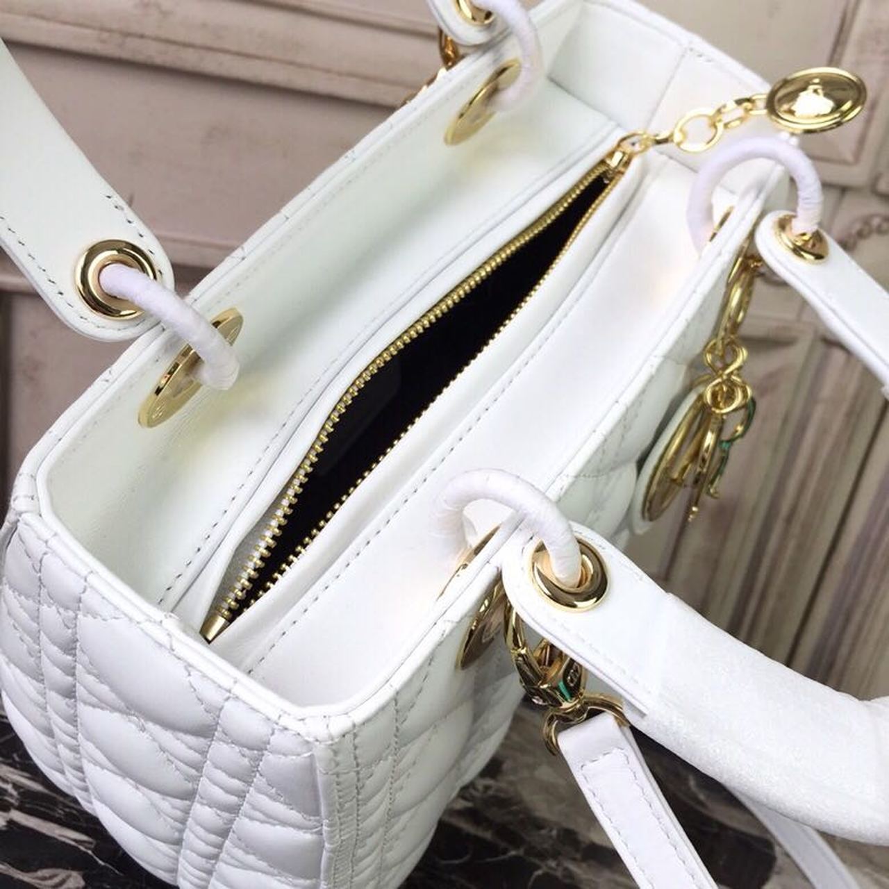 Top Quality MeTop Qualityum Lady Bag Gold Toned Hardware White For Women 24cm/9in CD