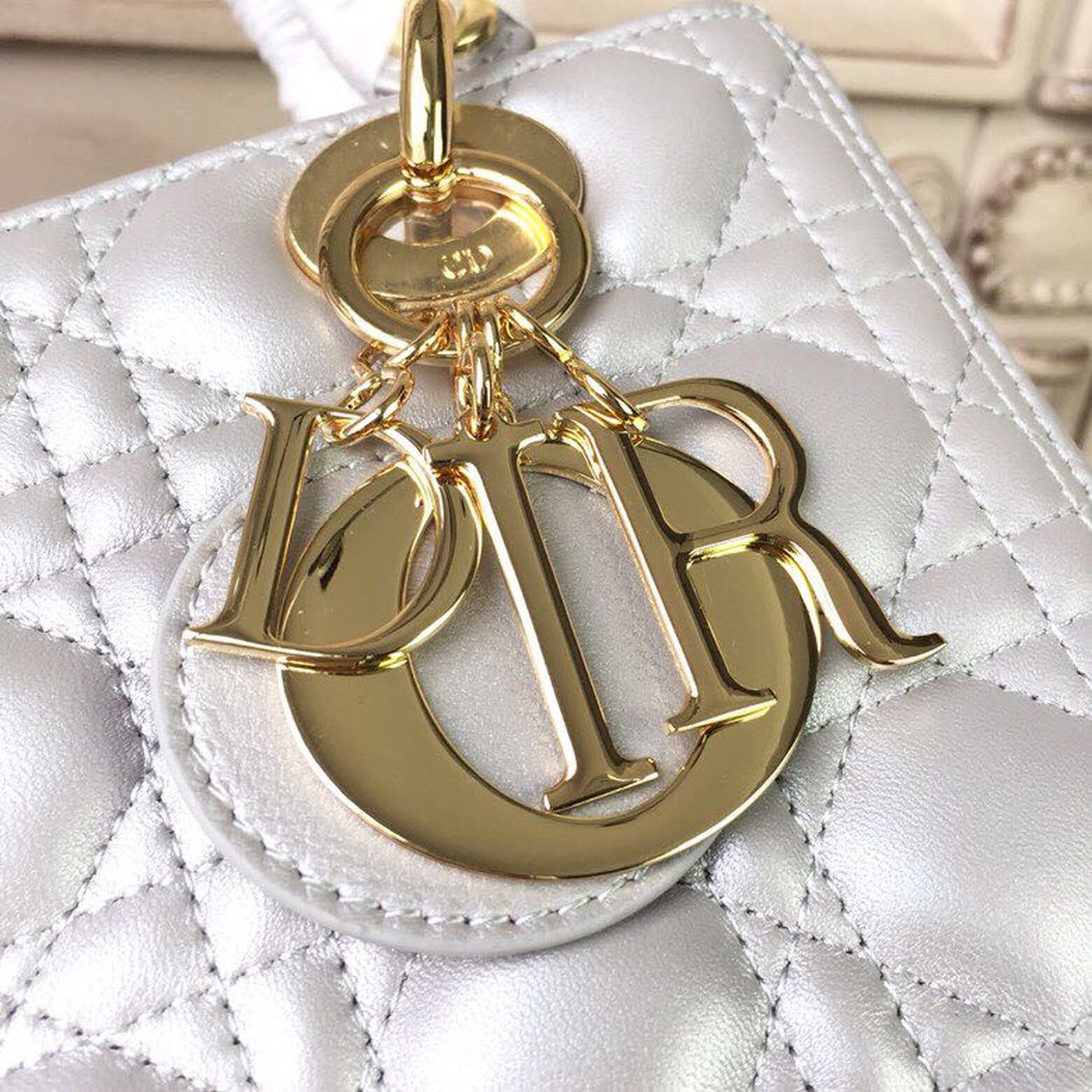 Top Quality MeTop Qualityum Lady Bag Gold Toned Hardware For Women 9.5in/24cm CD