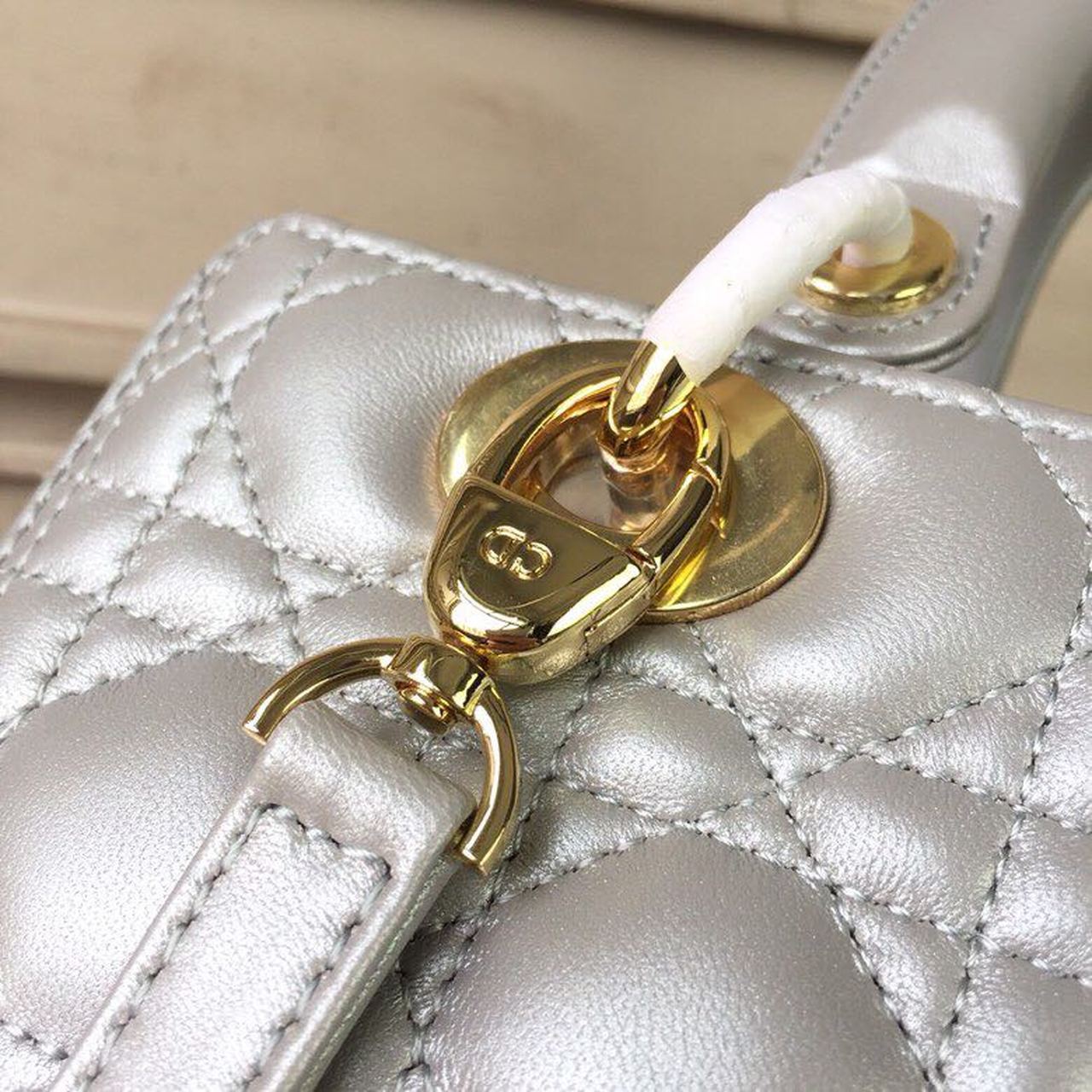 Top Quality MeTop Qualityum Lady Bag Gold Toned Hardware For Women 9.5in/24cm CD