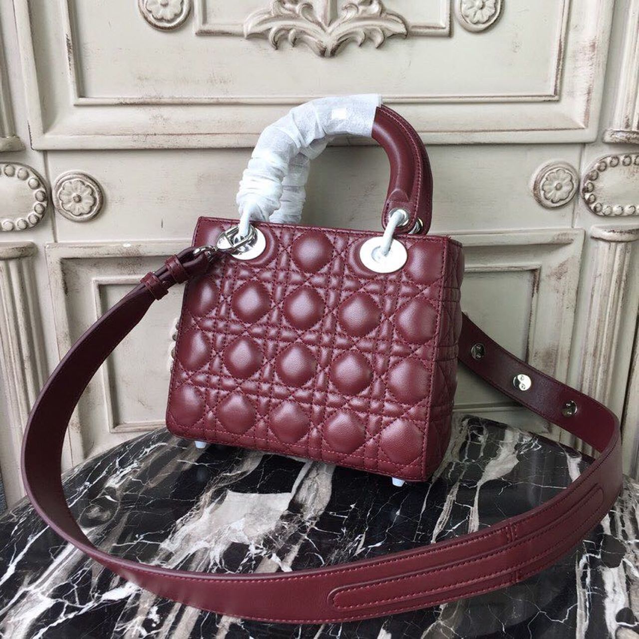 Top Quality Small Lady Bag SiTop Qualityer Hardware Burgundy For Women 8in/20cm CD