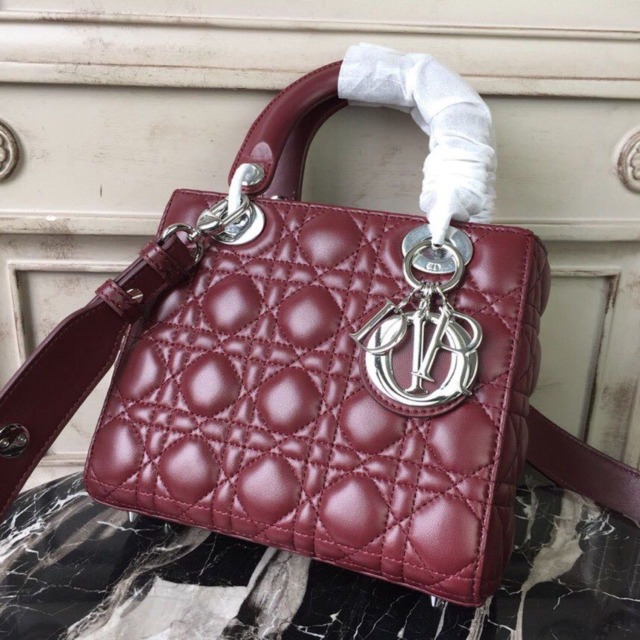 Top Quality Small Lady Bag SiTop Qualityer Hardware Burgundy For Women 8in/20cm CD