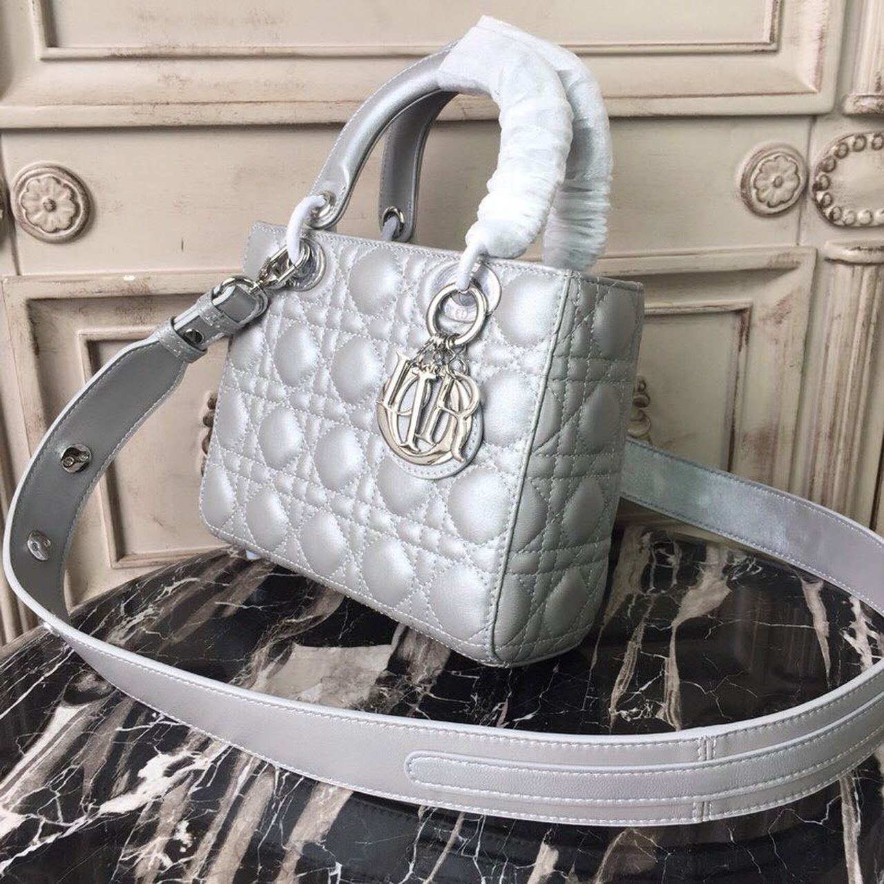 Top Quality Small Opaline Gray Pearlescent Cannage Lady Bag Hardware Pearl SiTop Qualityer For Women 8in/20cm CD