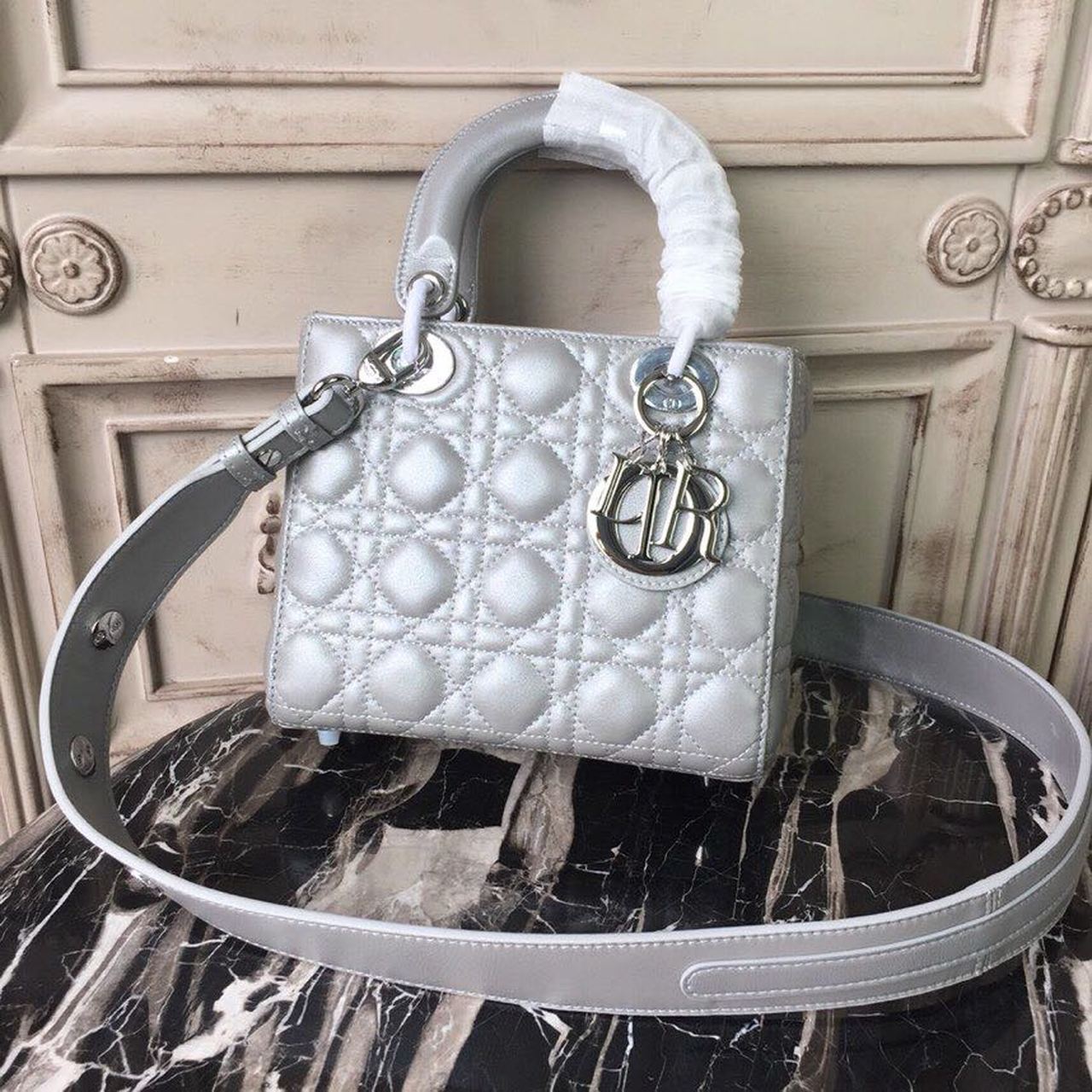 Top Quality Small Opaline Gray Pearlescent Cannage Lady Bag Hardware Pearl SiTop Qualityer For Women 8in/20cm CD