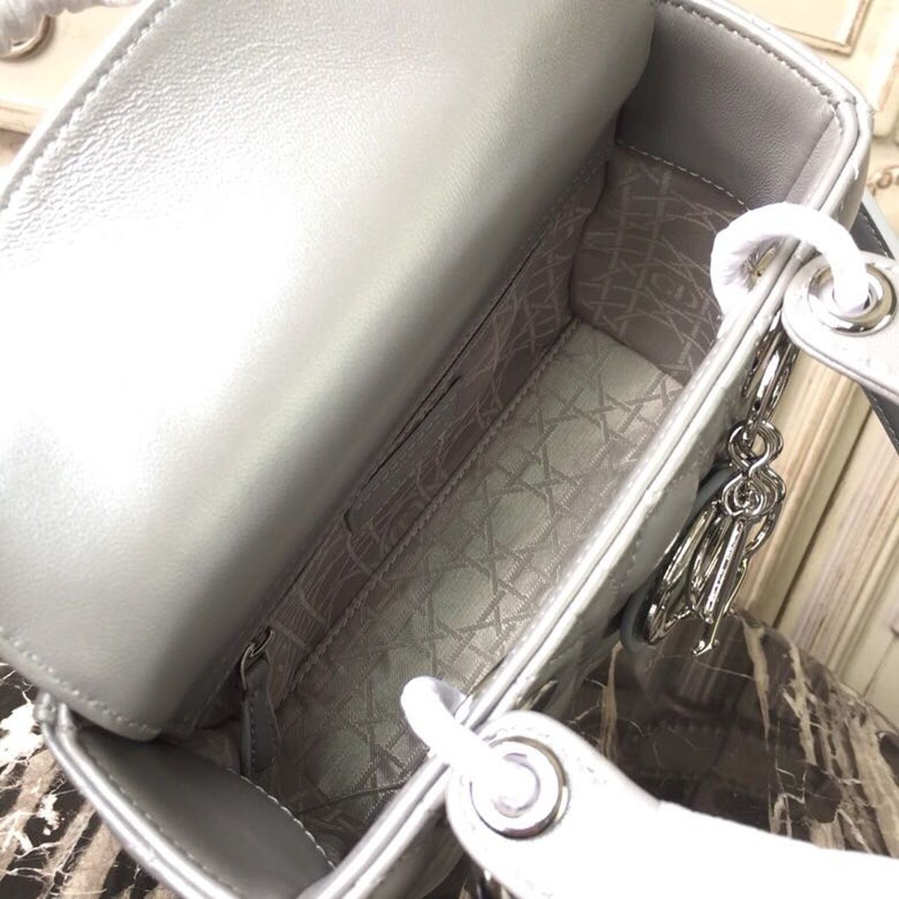 Top Quality Small Opaline Gray Pearlescent Cannage Lady Bag Hardware Pearl SiTop Qualityer For Women 8in/20cm CD