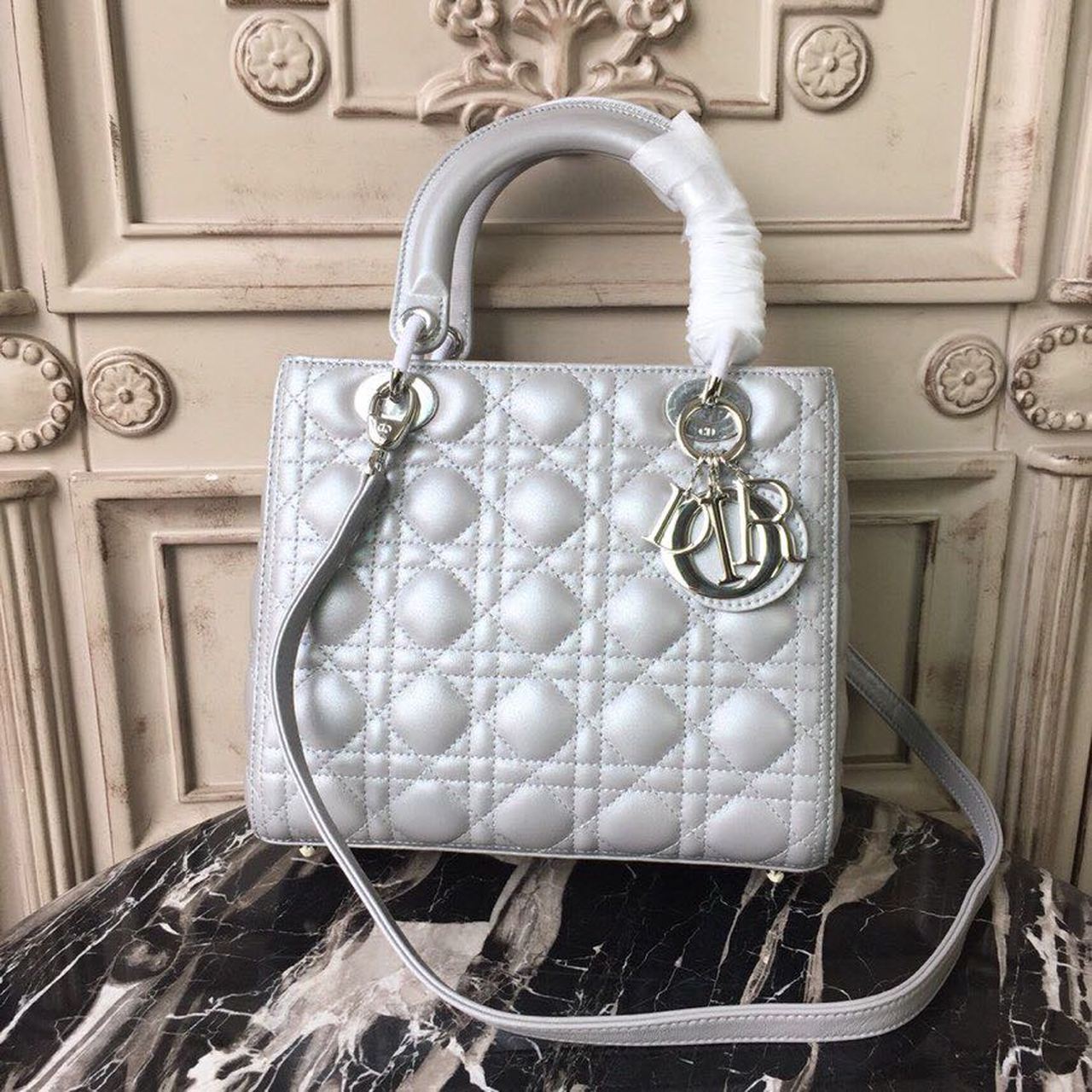 Top Quality MeTop Qualityum Opaline Gray PearlesTop Qualitynt Cannage Lady Bag Hardware Pearl Gold For Women 9.5in/24cm CD