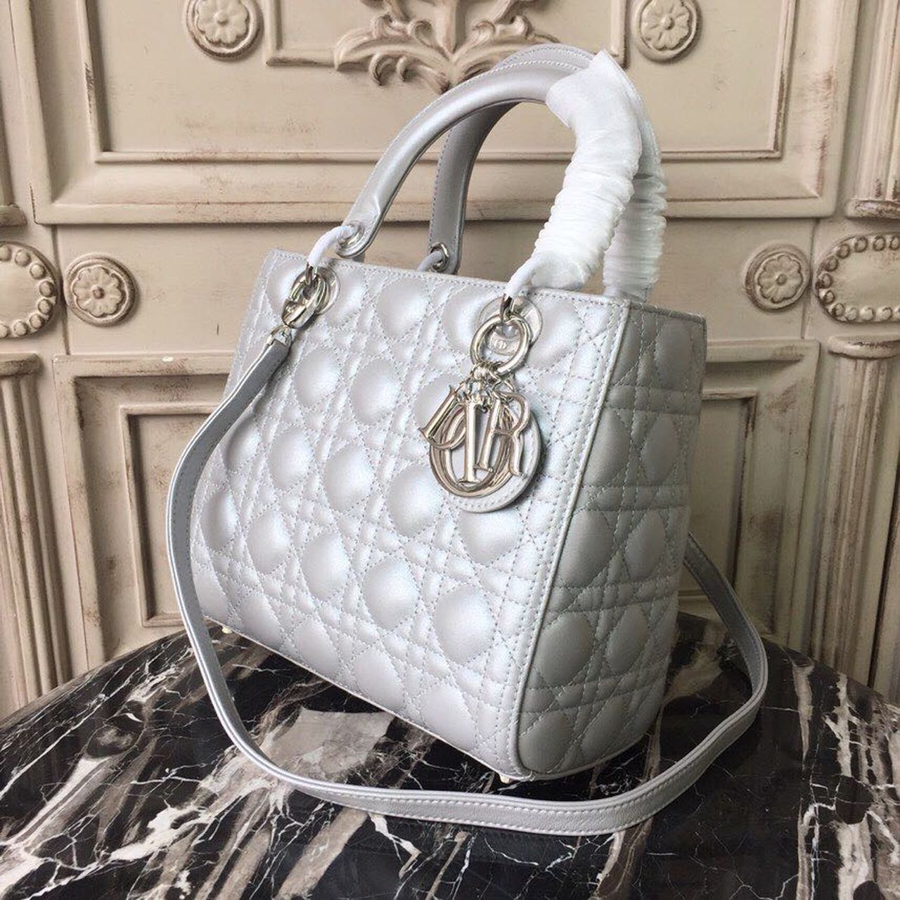 Top Quality MeTop Qualityum Opaline Gray Pearlescent Cannage Lady Bag Hardware Pearl Gold For Women 9.5in/24cm CD