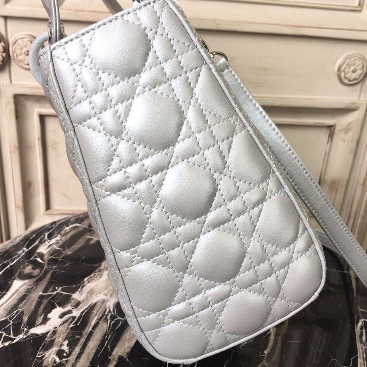 Top Quality MeTop Qualityum Opaline Gray Pearlescent Cannage Lady Bag Hardware Pearl Gold For Women 9.5in/24cm CD