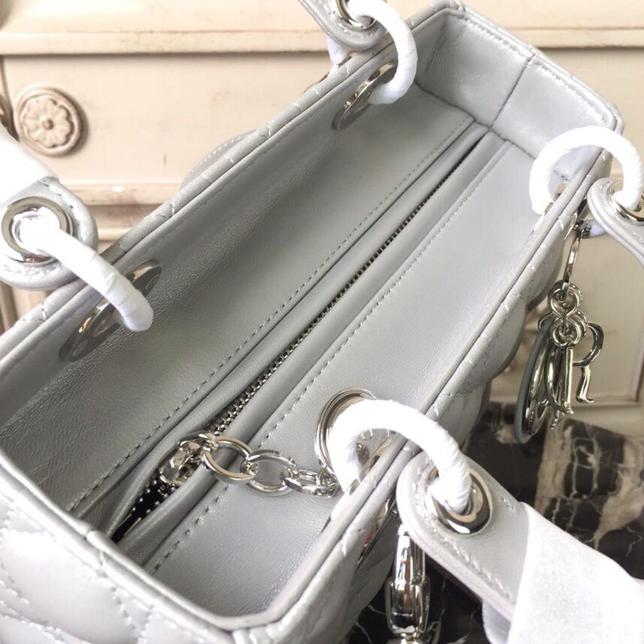 Top Quality MeTop Qualityum Opaline Gray Pearlescent Cannage Lady Bag Hardware Pearl Gold For Women 9.5in/24cm CD