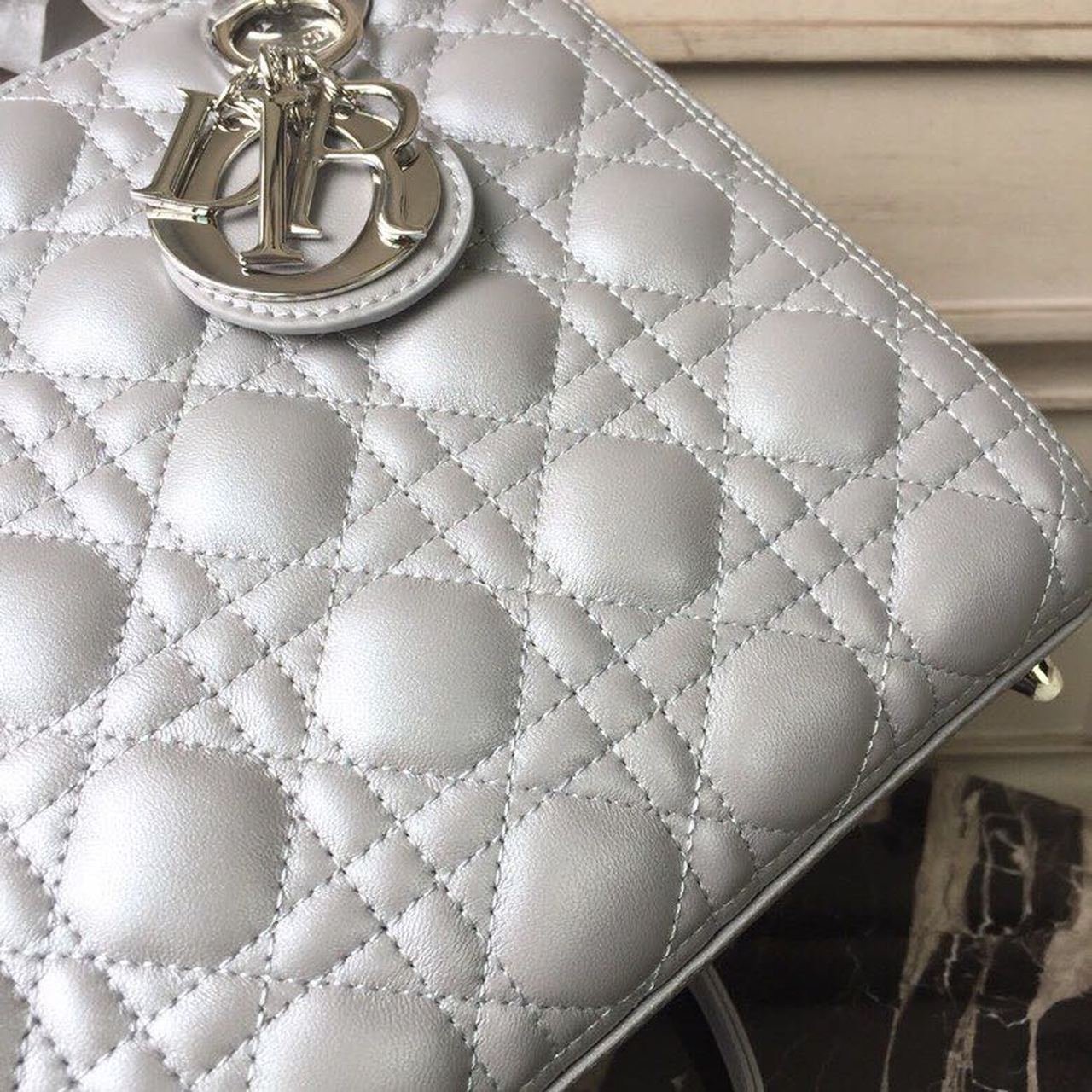 Top Quality MeTop Qualityum Opaline Gray Pearlescent Cannage Lady Bag Hardware Pearl Gold For Women 9.5in/24cm CD