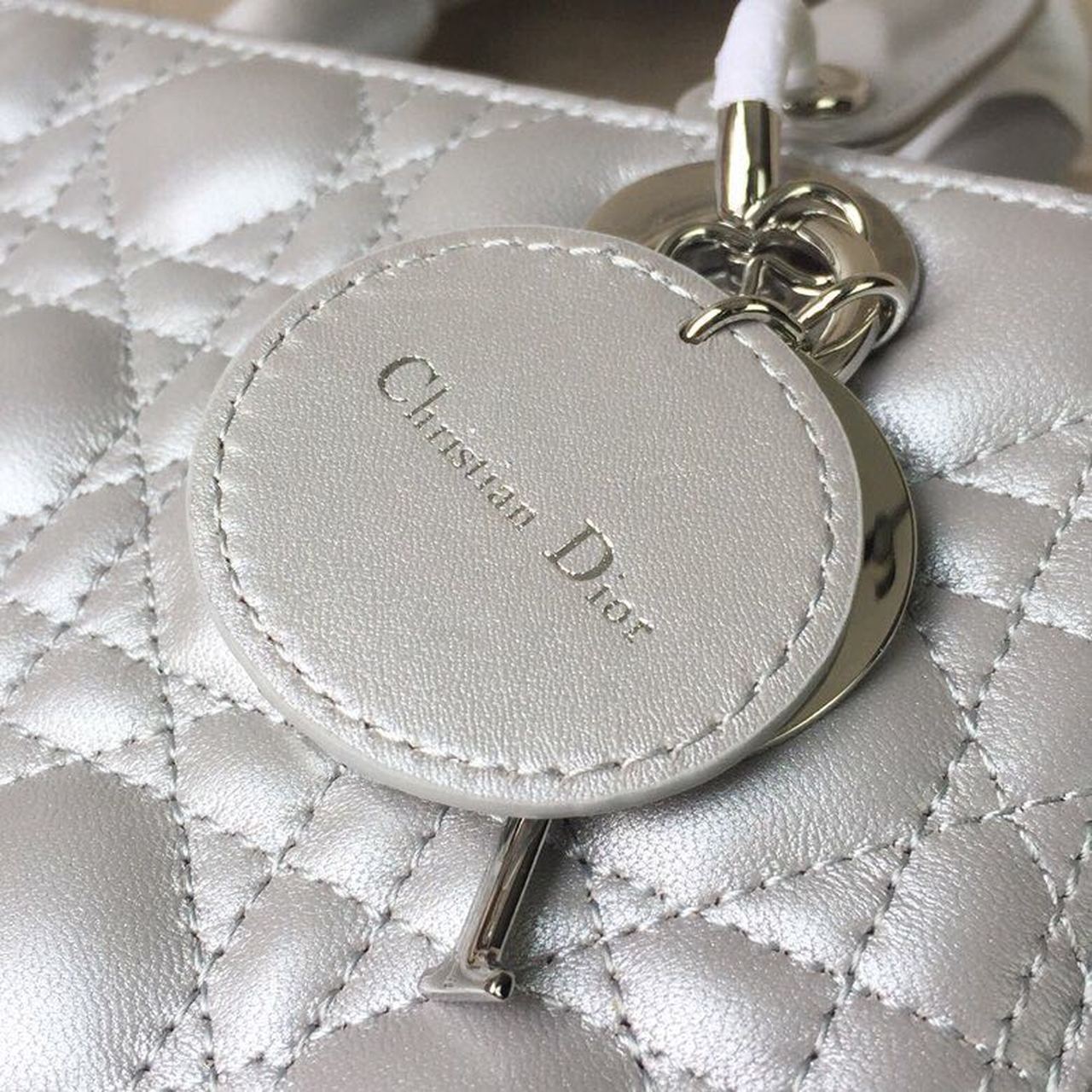 Top Quality MeTop Qualityum Opaline Gray Pearlescent Cannage Lady Bag Hardware Pearl Gold For Women 9.5in/24cm CD
