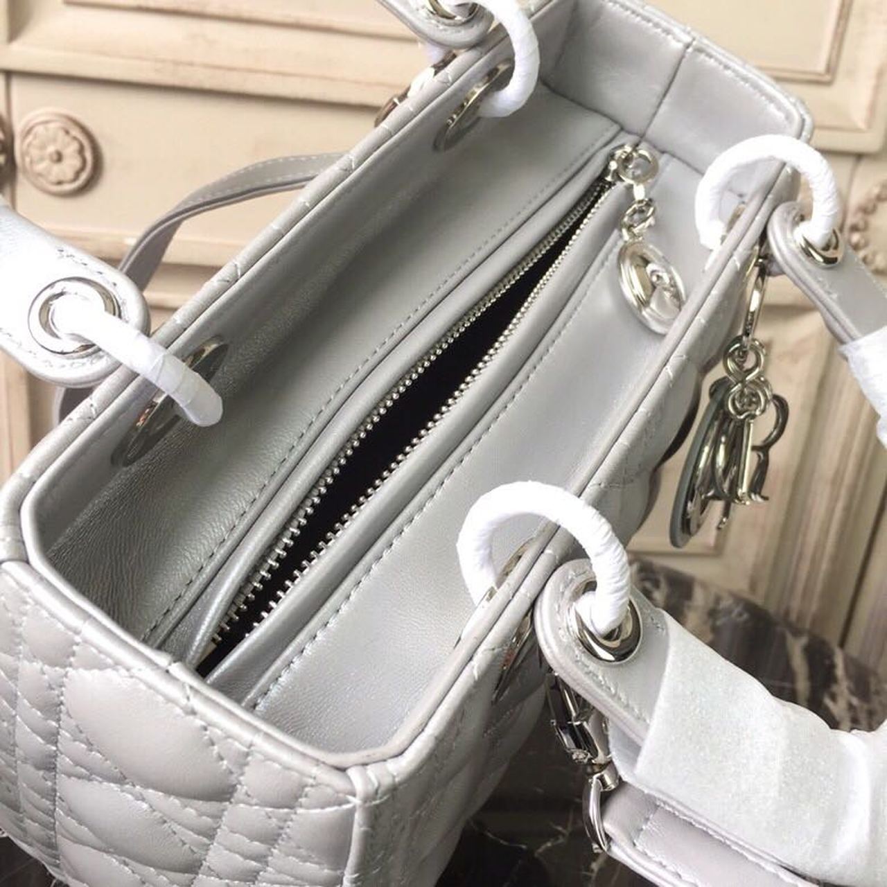 Top Quality MeTop Qualityum Opaline Gray PearlesTop Qualitynt Cannage Lady Bag Hardware Pearl Gold For Women 9.5in/24cm CD