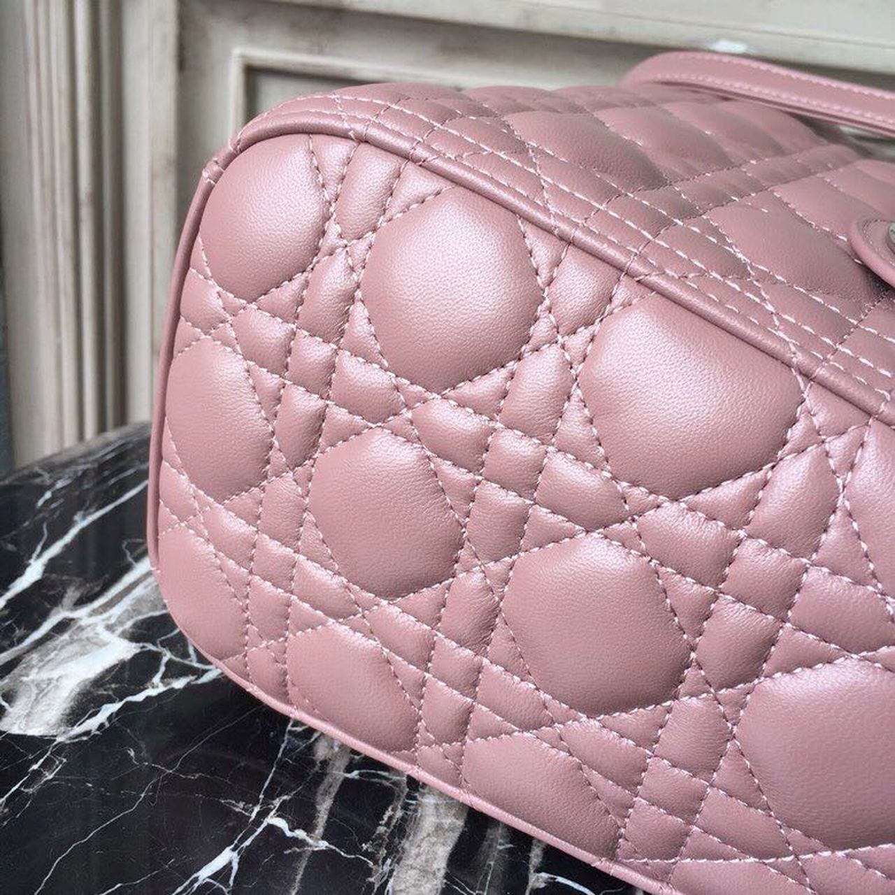 Top Quality MeTop Qualityum Lady Bag Dusty Pink SiTop Qualityer Hardware For Women 24cm/9.5in CD
