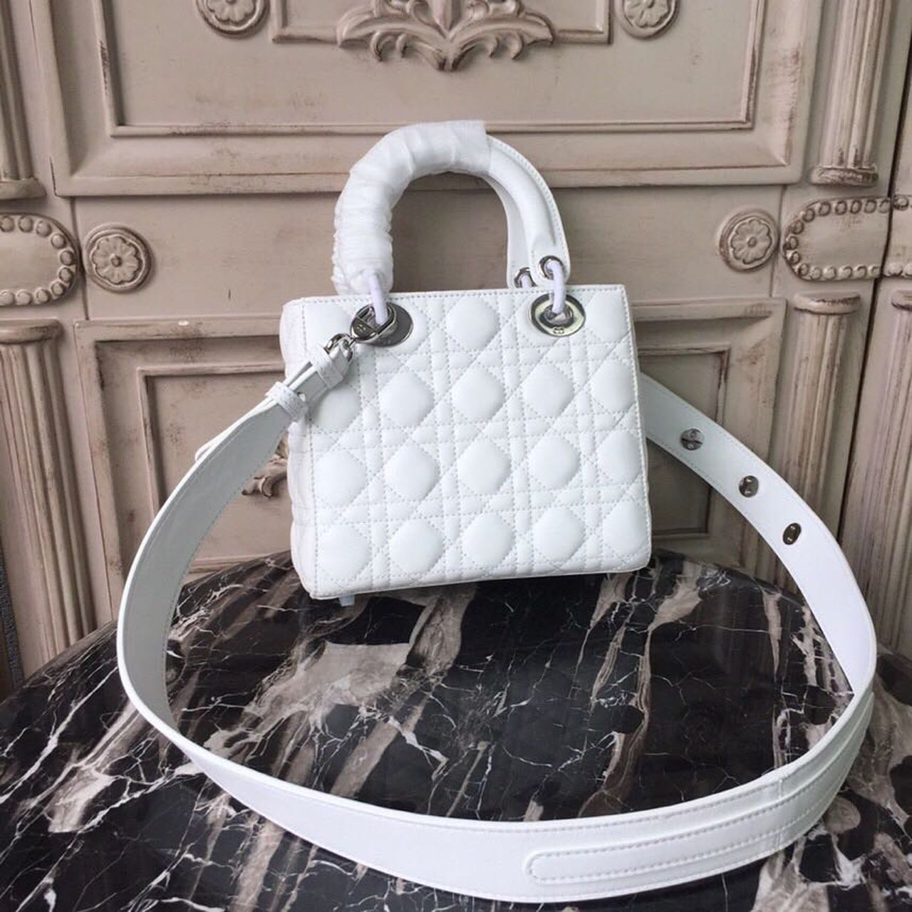 Top Quality Small Lady Bag White SiTop Qualityer Hardware For Women 20cm/8in CD M0538BCAL_M030