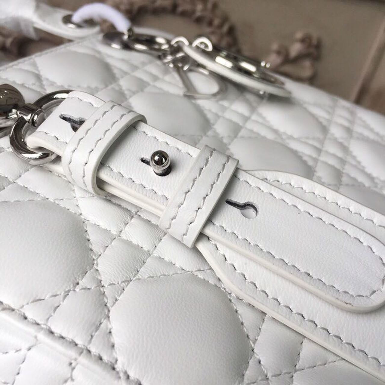 Top Quality Small Lady Bag White SiTop Qualityer Hardware For Women 20cm/8in CD M0538BCAL_M030