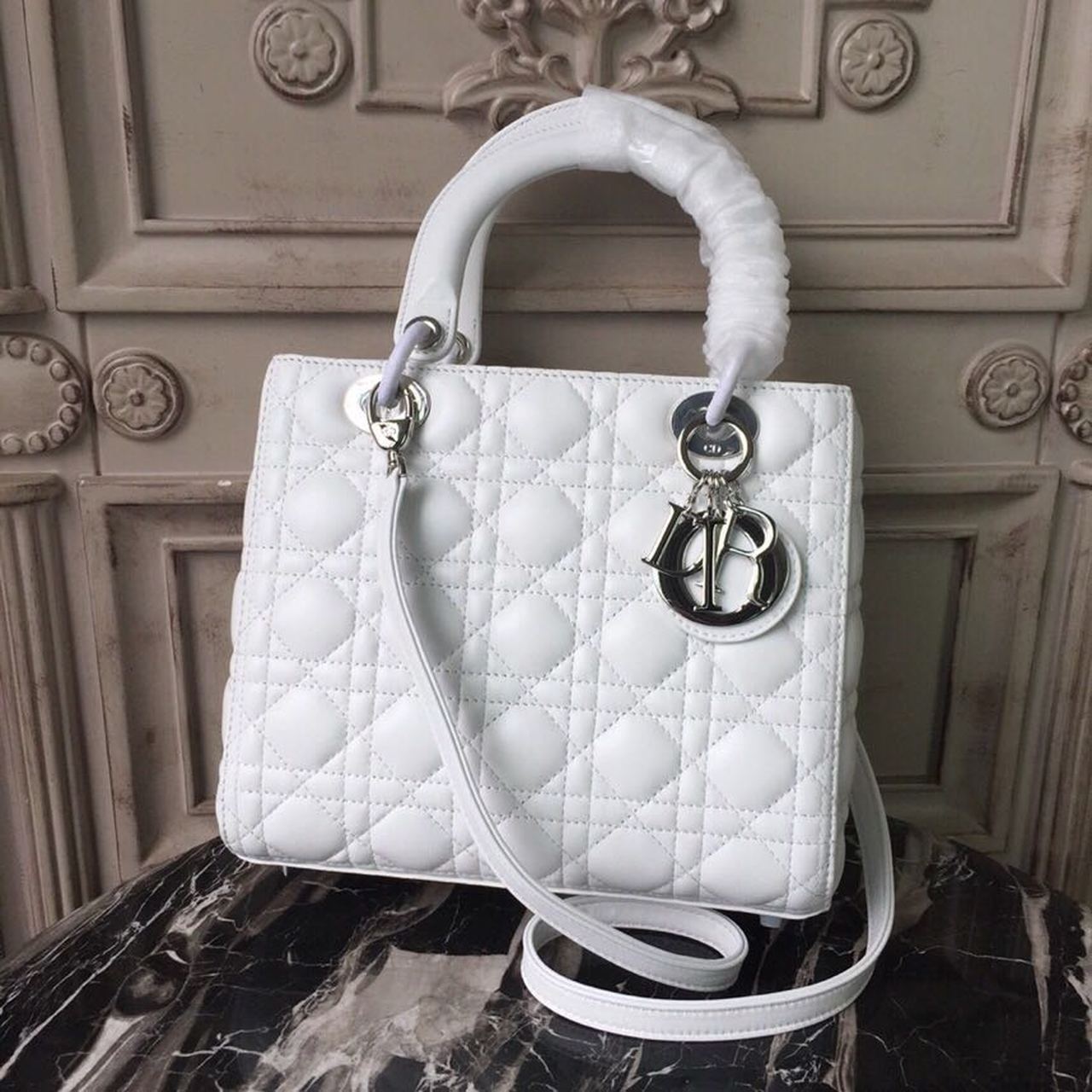 Top Quality MeTop Qualityum Lady Bag White SiTop Qualityer Hardware For Women 24cm/9in CD M0565BNGE_M030