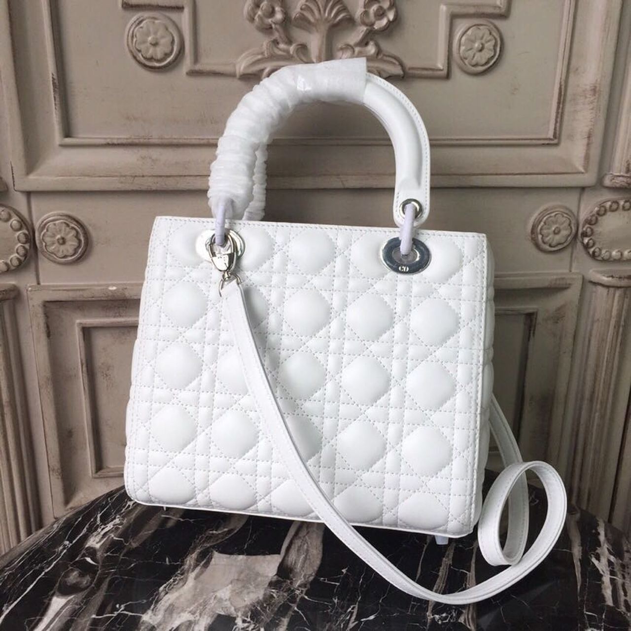 Top Quality MeTop Qualityum Lady Bag White SiTop Qualityer Hardware For Women 24cm/9in CD M0565BNGE_M030