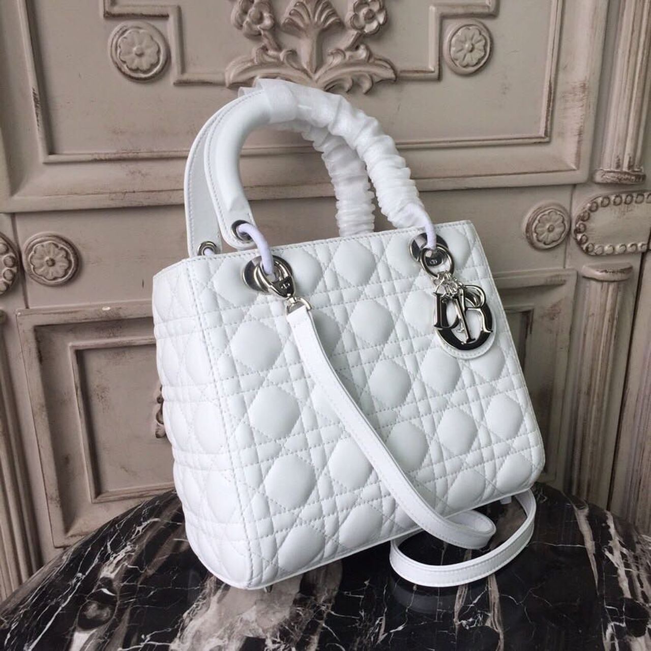 Top Quality MeTop Qualityum Lady Bag White SiTop Qualityer Hardware For Women 24cm/9in CD M0565BNGE_M030
