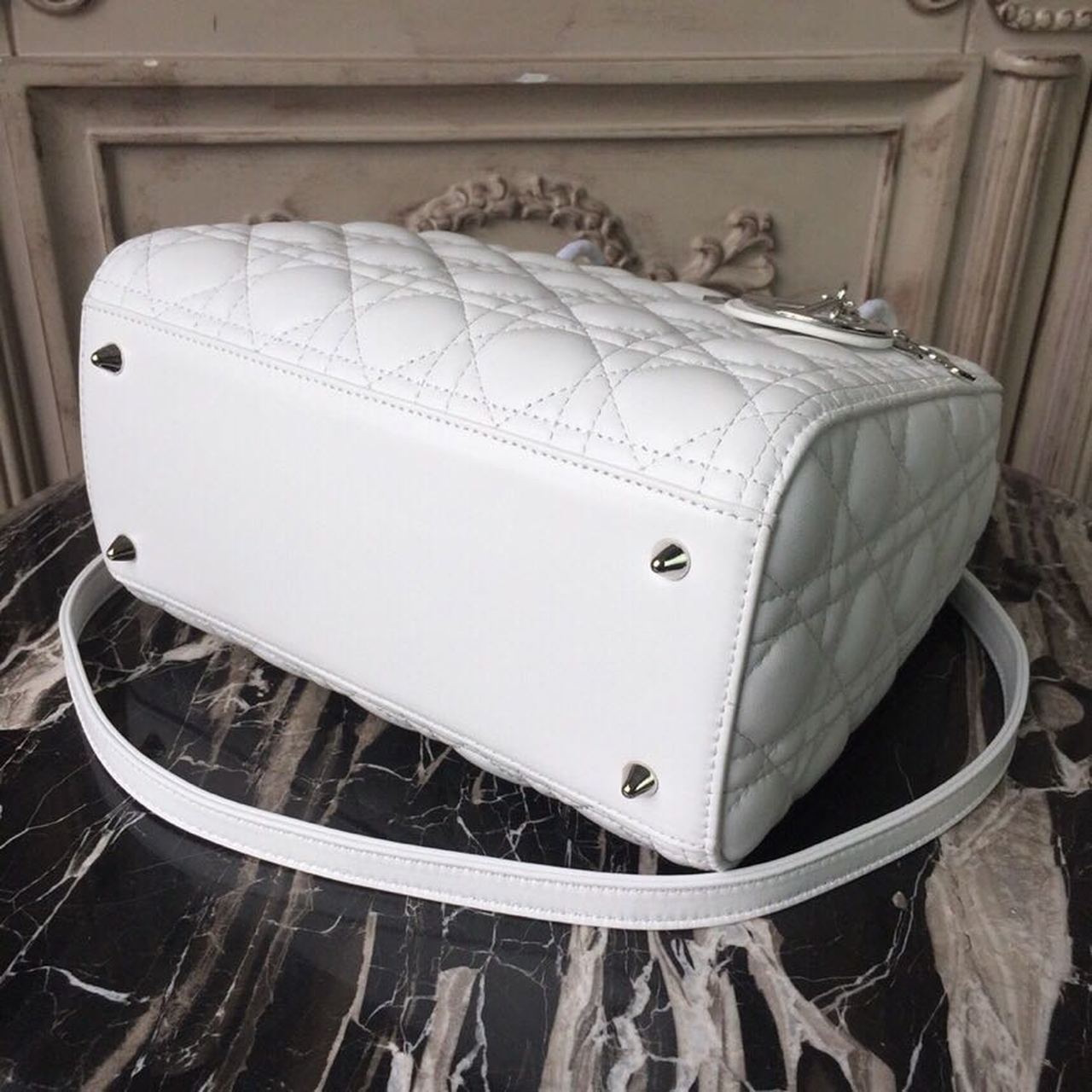 Top Quality MeTop Qualityum Lady Bag White Silver Hardware For Women 24cm/9in CD M0565BNGE_M030