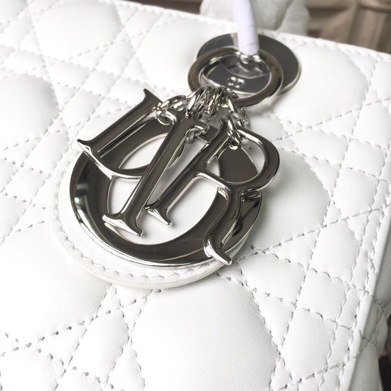 Top Quality MeTop Qualityum Lady Bag White Silver Hardware For Women 24cm/9in CD M0565BNGE_M030