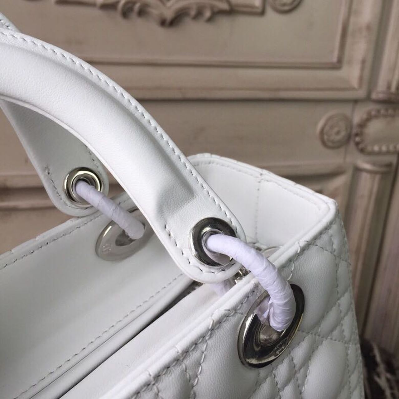 Top Quality MeTop Qualityum Lady Bag White SiTop Qualityer Hardware For Women 24cm/9in CD M0565BNGE_M030