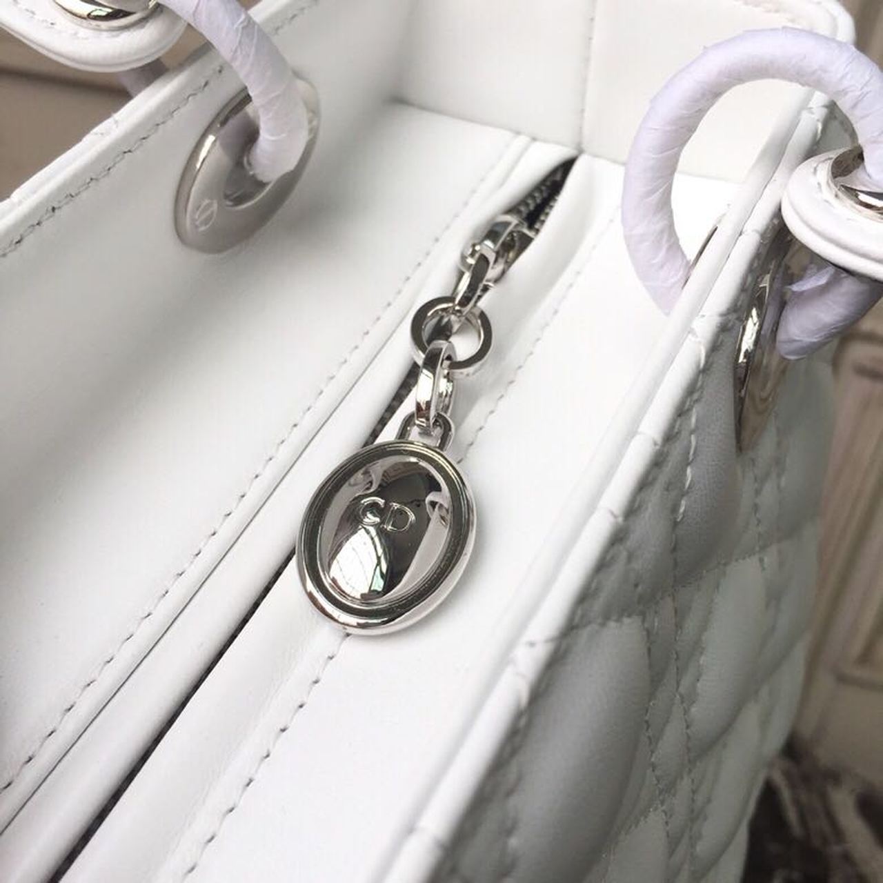 Top Quality MeTop Qualityum Lady Bag White Silver Hardware For Women 24cm/9in CD M0565BNGE_M030