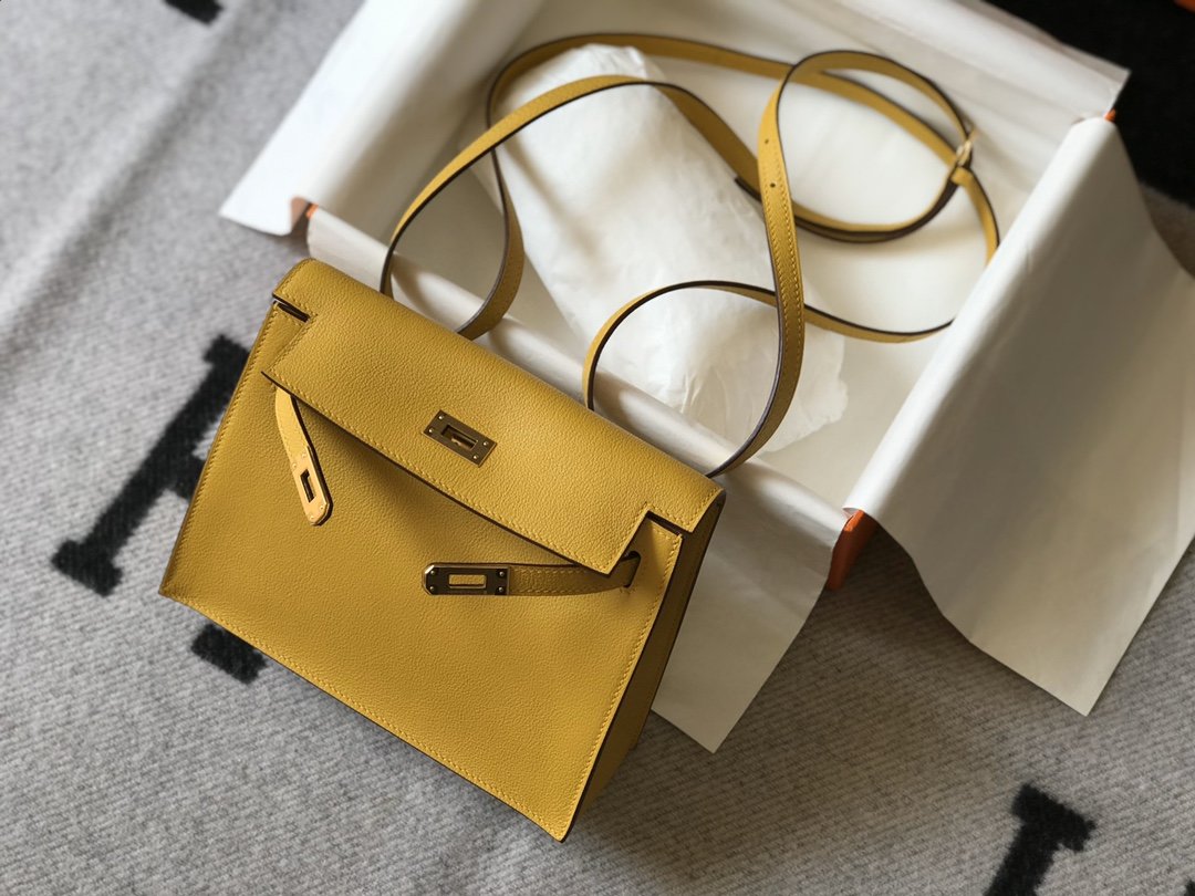 Top Quality Kelly Yellow For Women Gold Toned Hardware 8.7in/22cm
