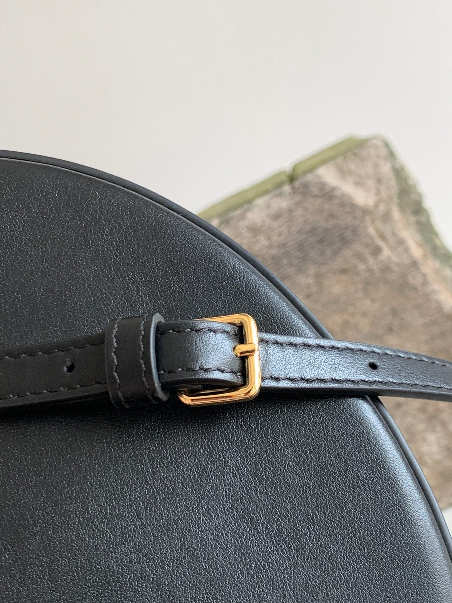 Top Quality BesaTop Quality Cuir Triomphe Bag Black For Women 9in/23cm 